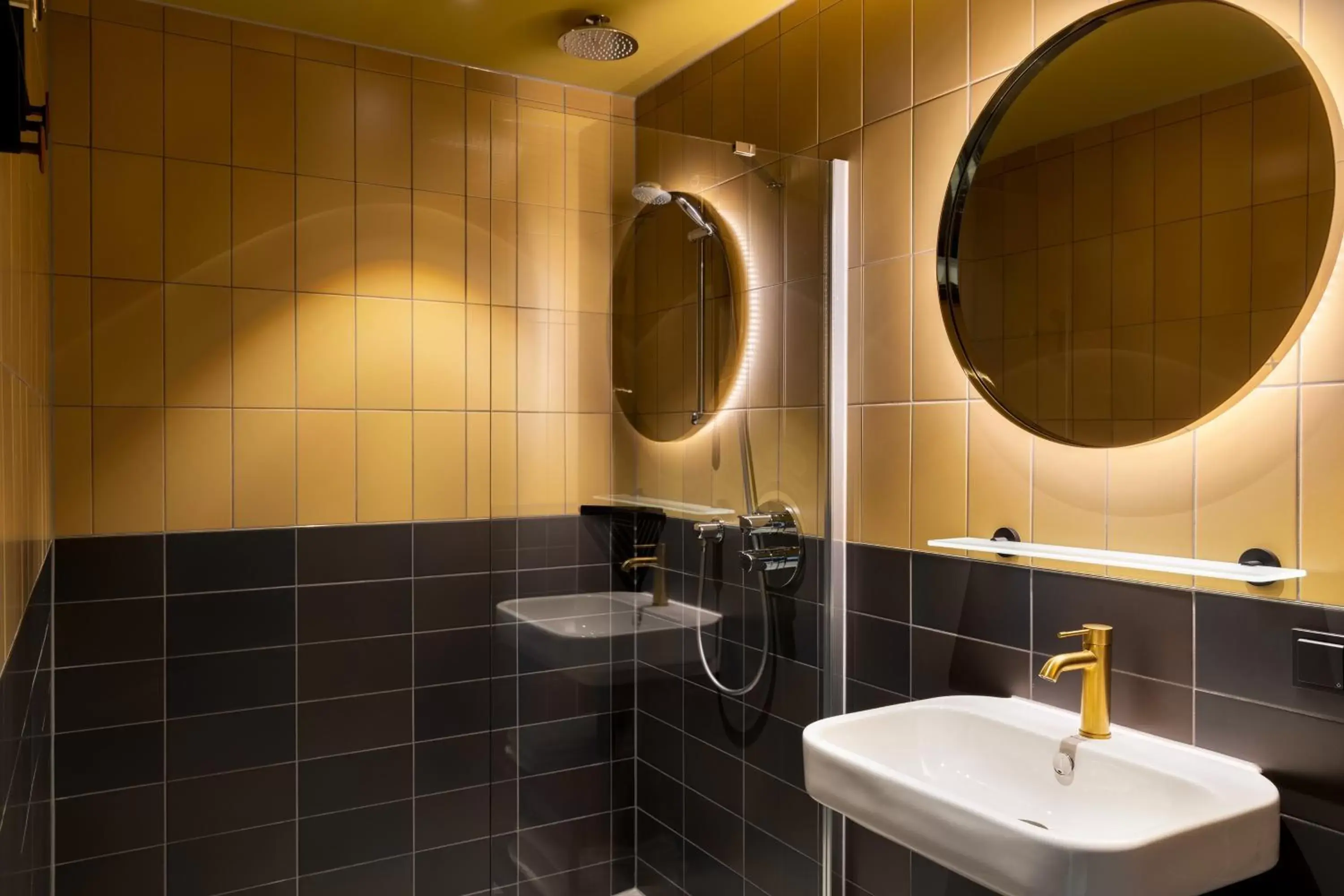 Bathroom in The Slaak Rotterdam, a Tribute Portfolio Hotel