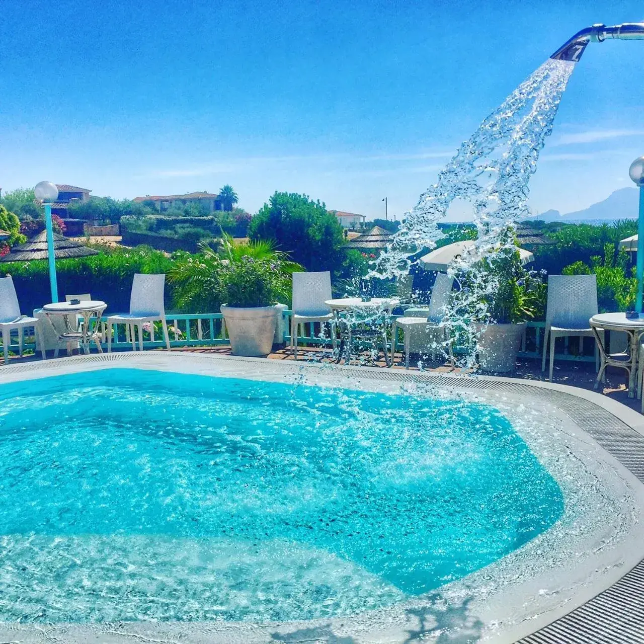 Hot Tub, Swimming Pool in Hotel Stefania Boutique Hotel by the Beach