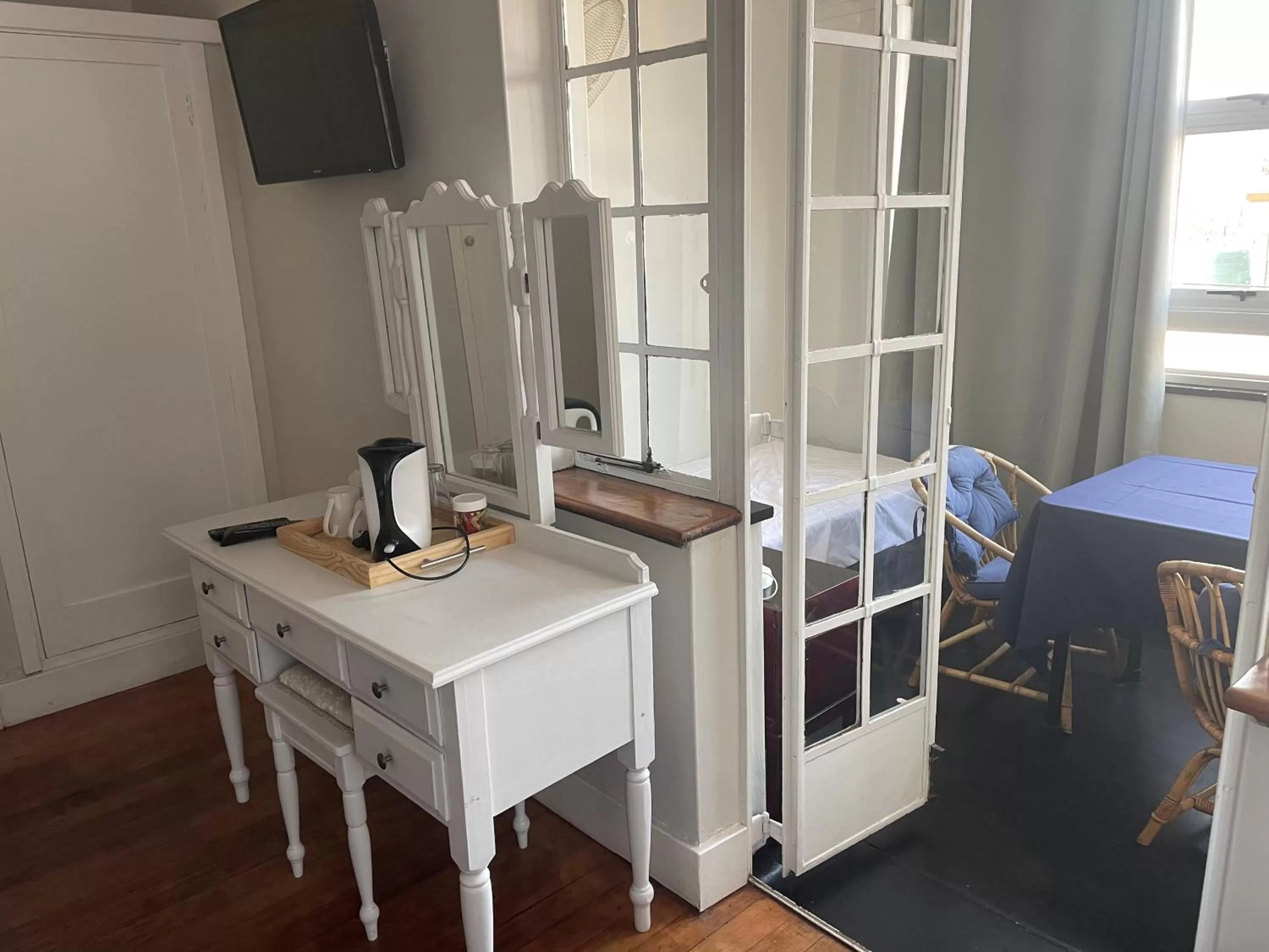 TV and multimedia, Bed in Thistle Hotel