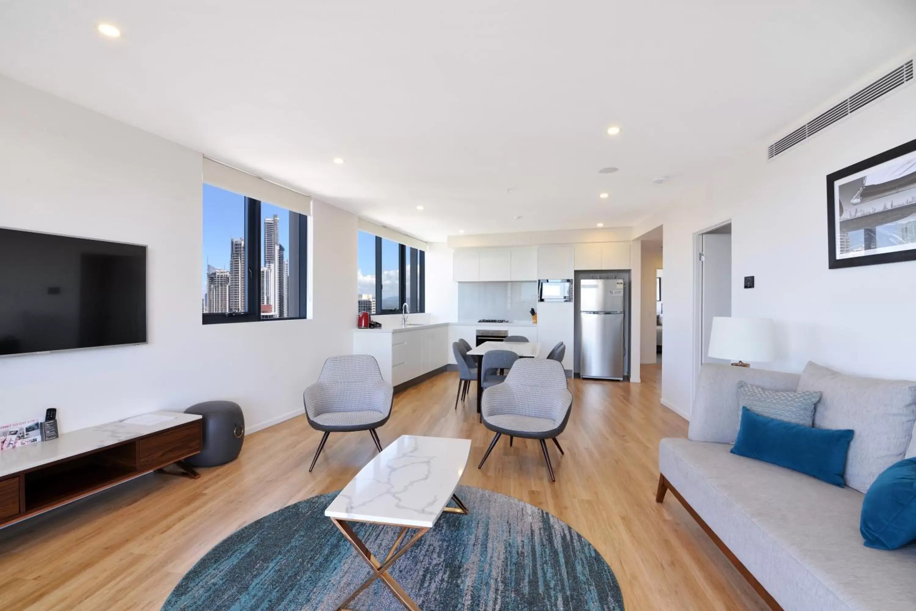 Living room, Seating Area in Ruby Gold Coast by CLLIX