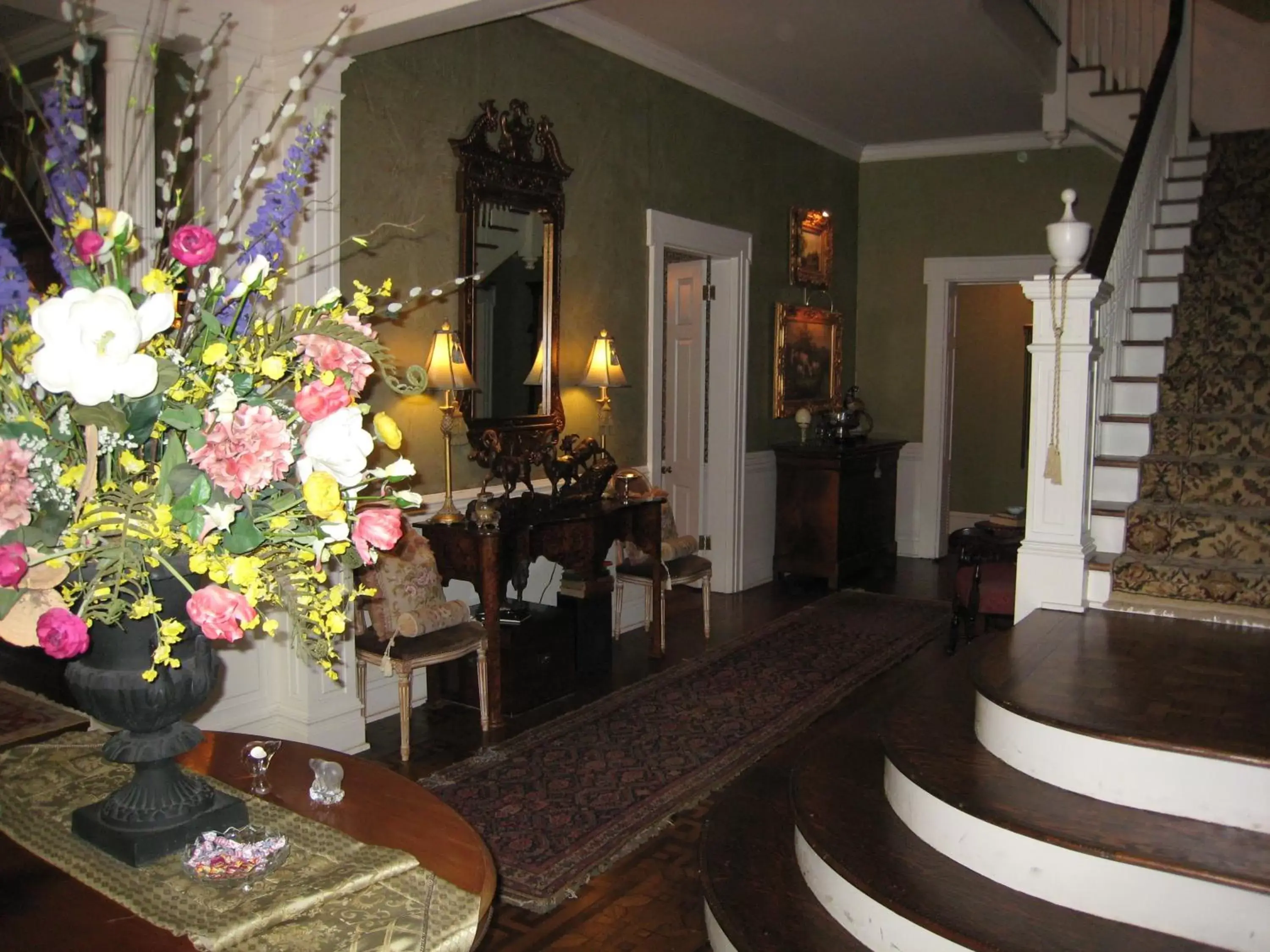 Lobby/Reception in Belle Oaks Inn