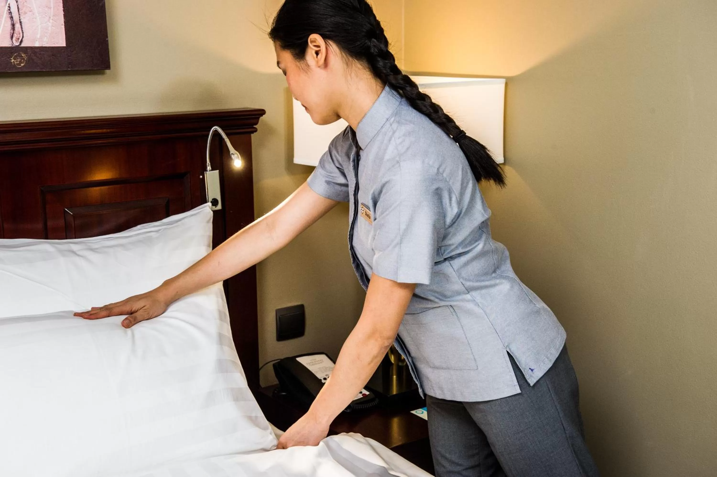 Staff, Bed in Somewhere Hotel Apartment