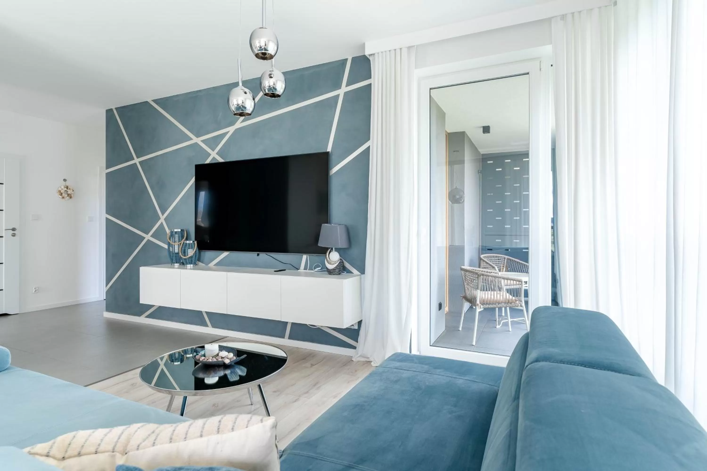 Bed in Symphony Modern Tower Apartamenty