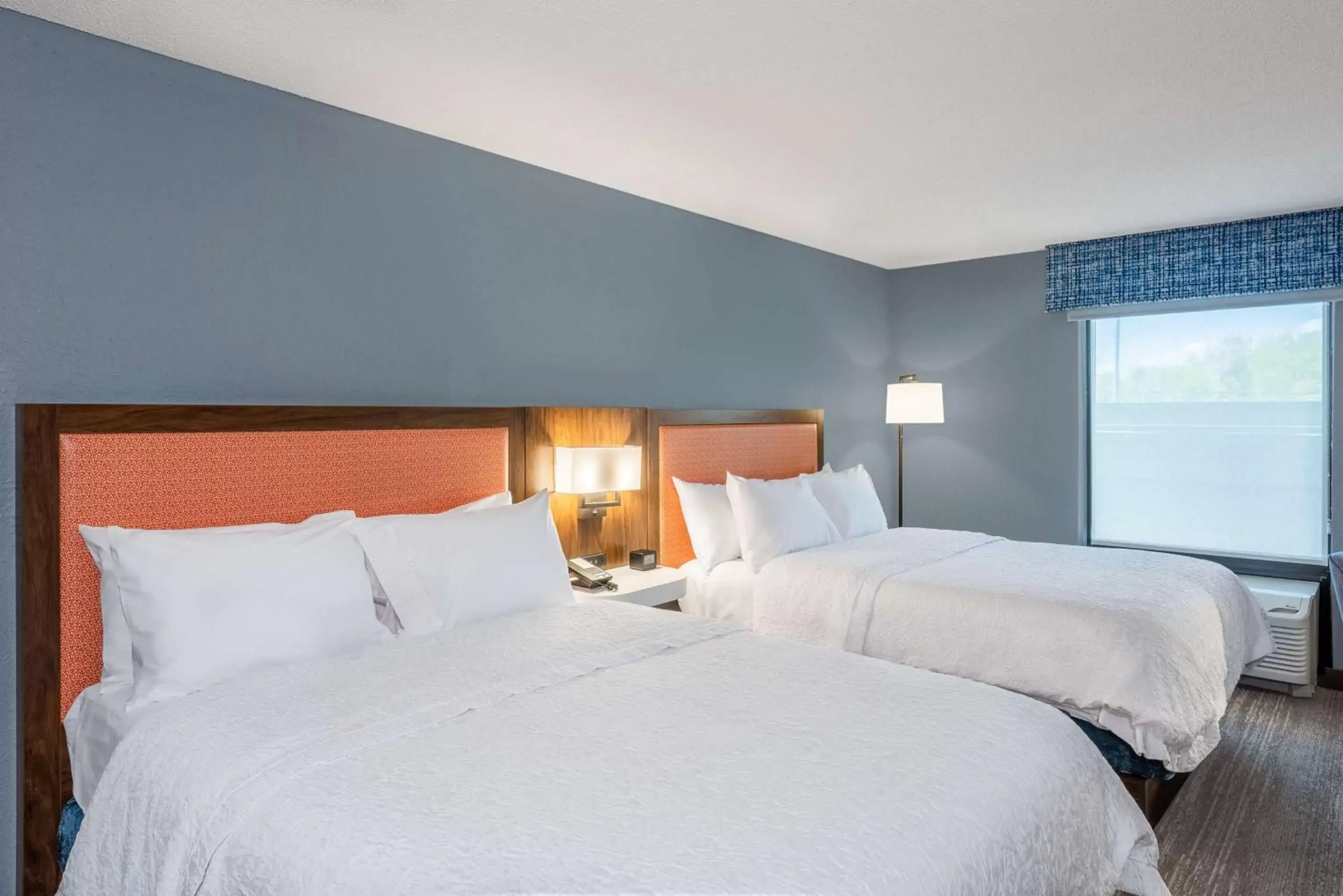 Bed in Hampton Inn & Suites Hopkinsville