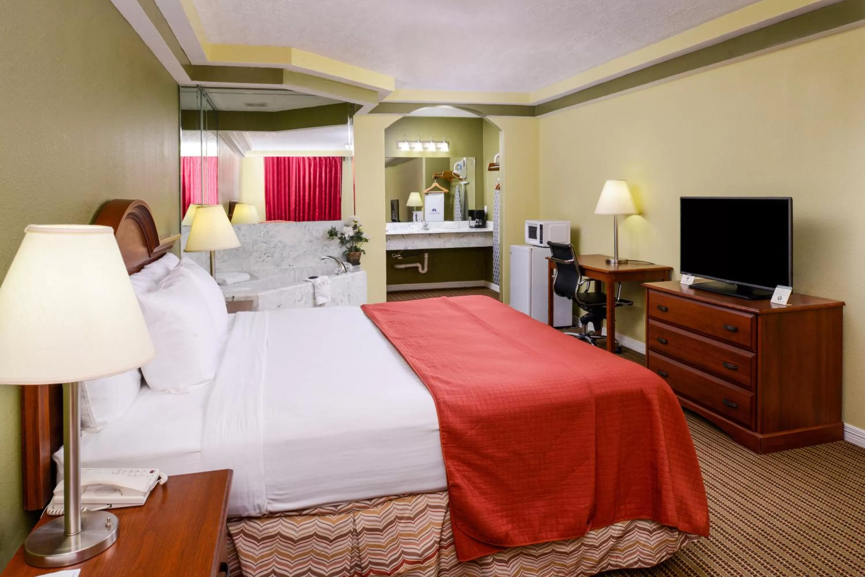Bed in Americas Best Value Inn & Suites Waller/Prairie View