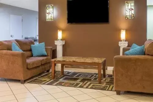 Lobby or reception, Seating Area in Days Inn & Suites by Wyndham Thibodaux