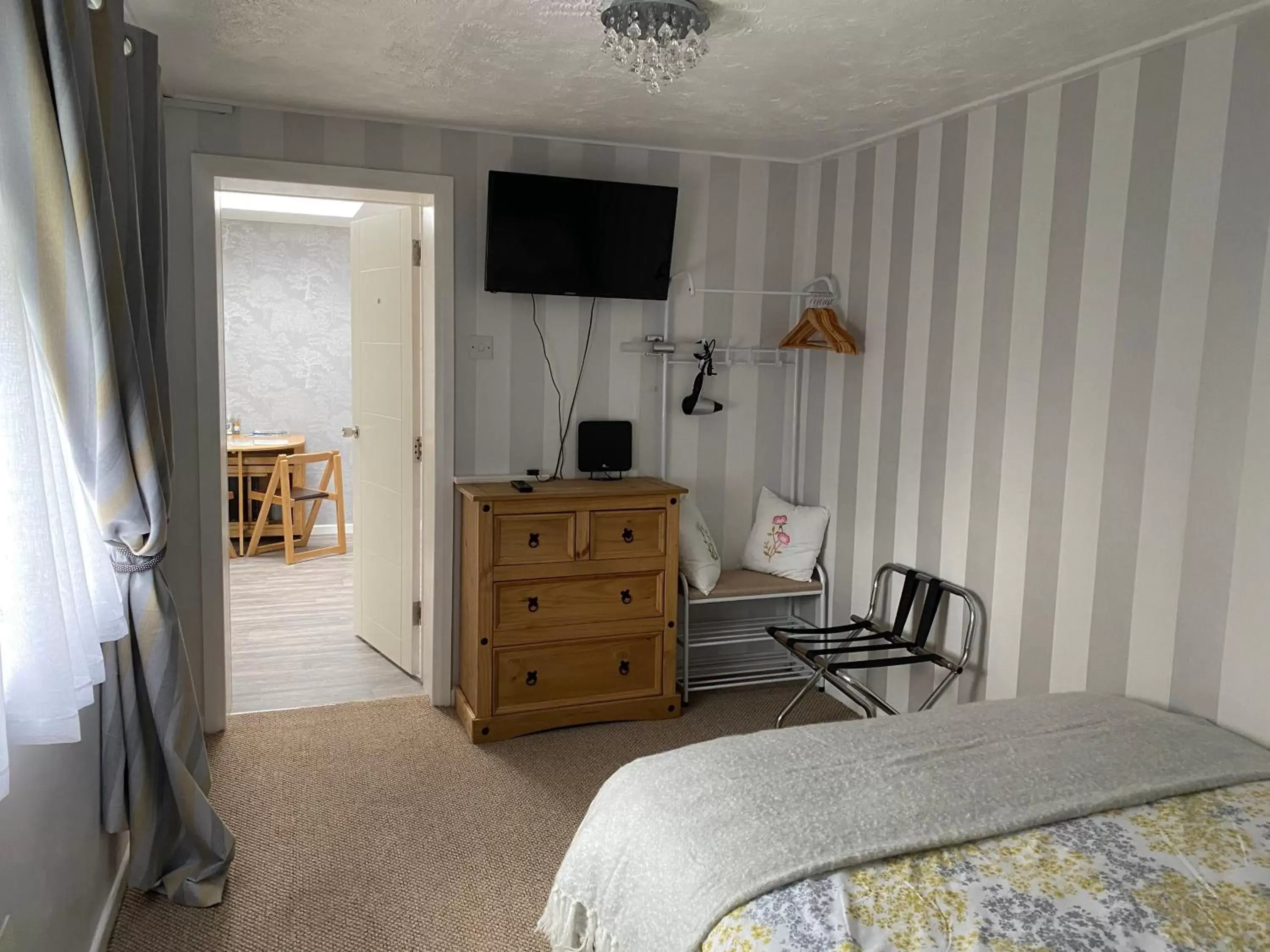 Bedroom, TV/Entertainment Center in The Wighthill
