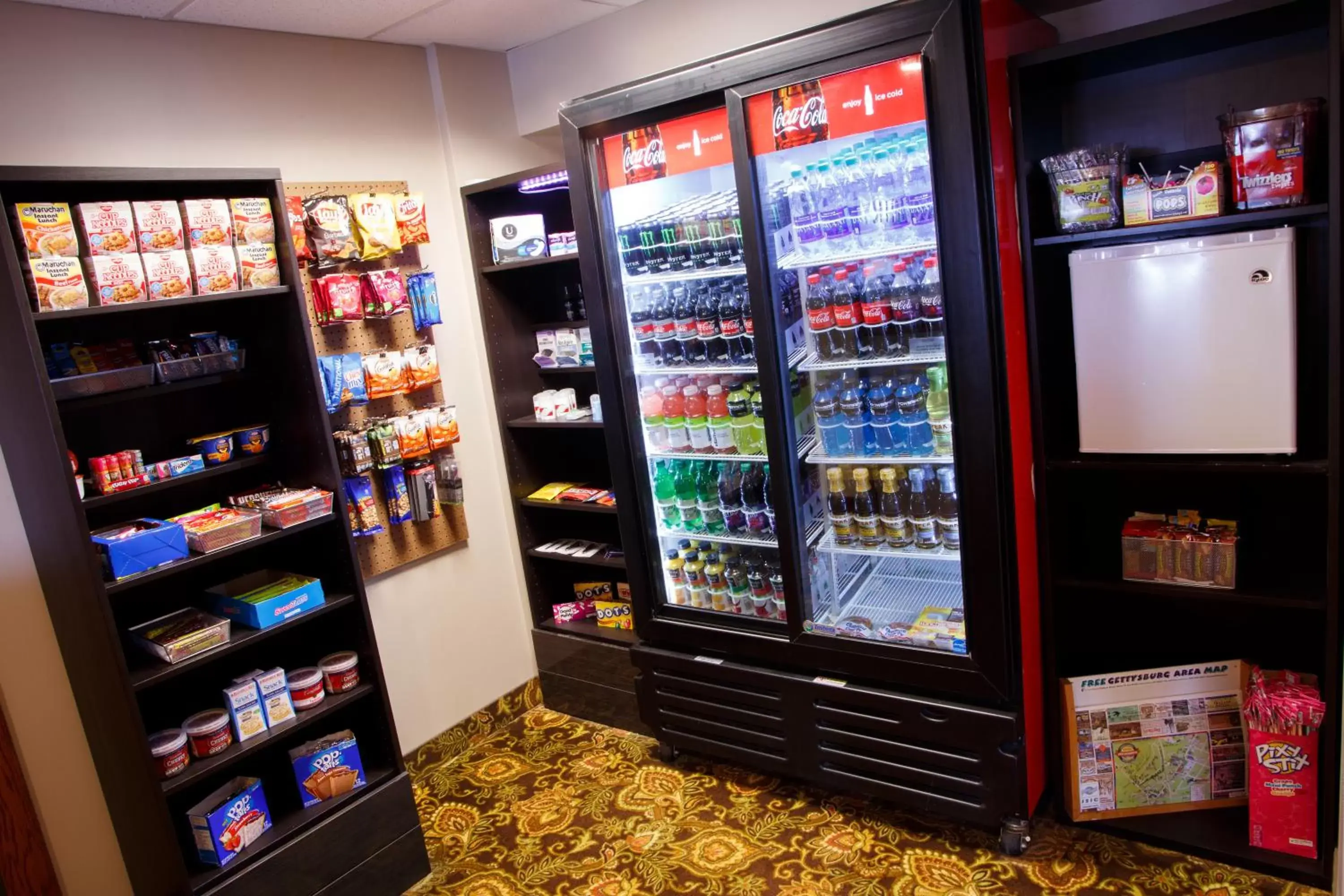 Food and drinks, Supermarket/Shops in Country Inn & Suites by Radisson, Gettysburg, PA