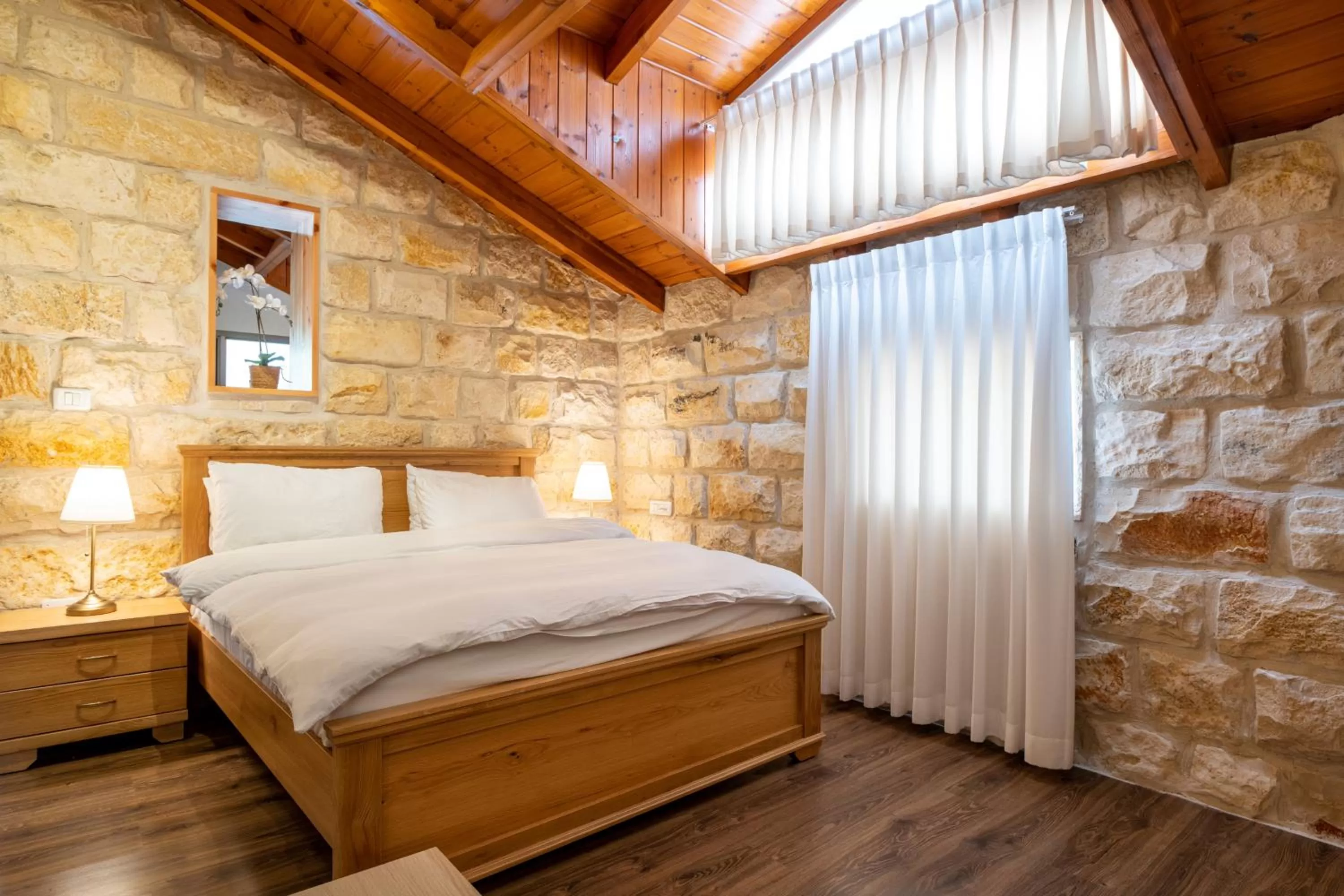 Bed in Via Maria Boutique Suites - Free Parking