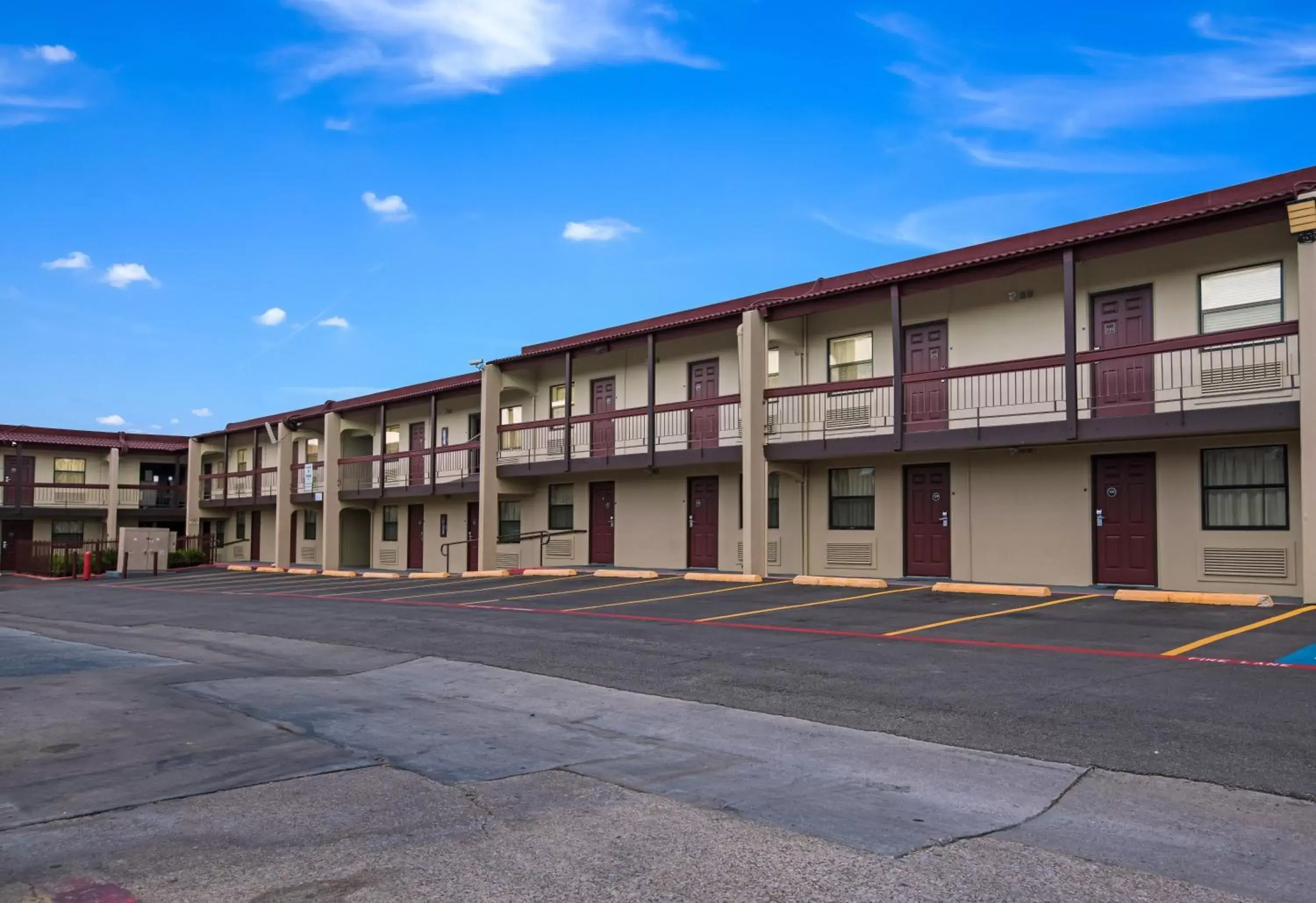 Property Building in Red Roof Inn Dallas/Richardson