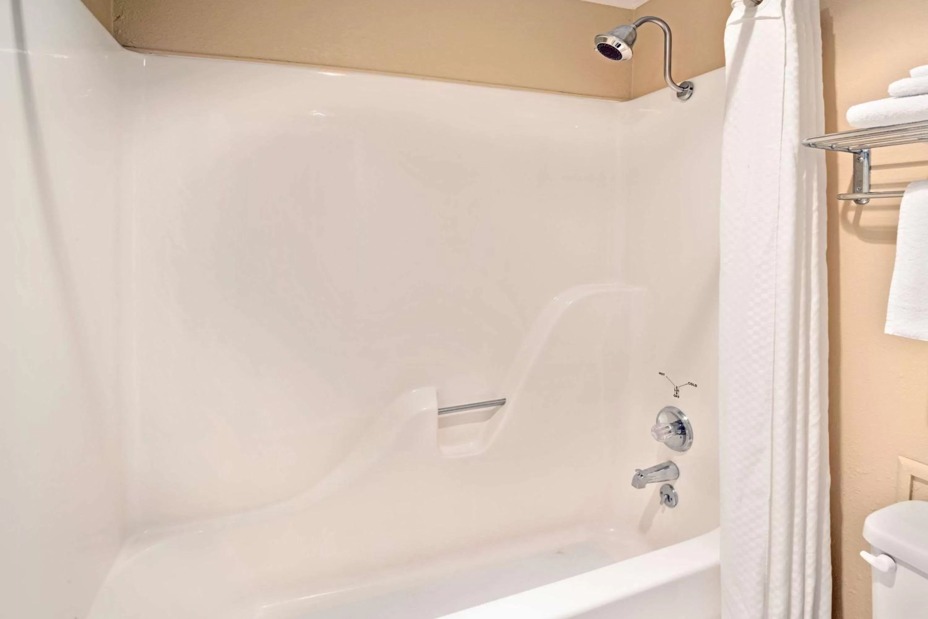 Bathroom in Travelodge by Wyndham Beckley