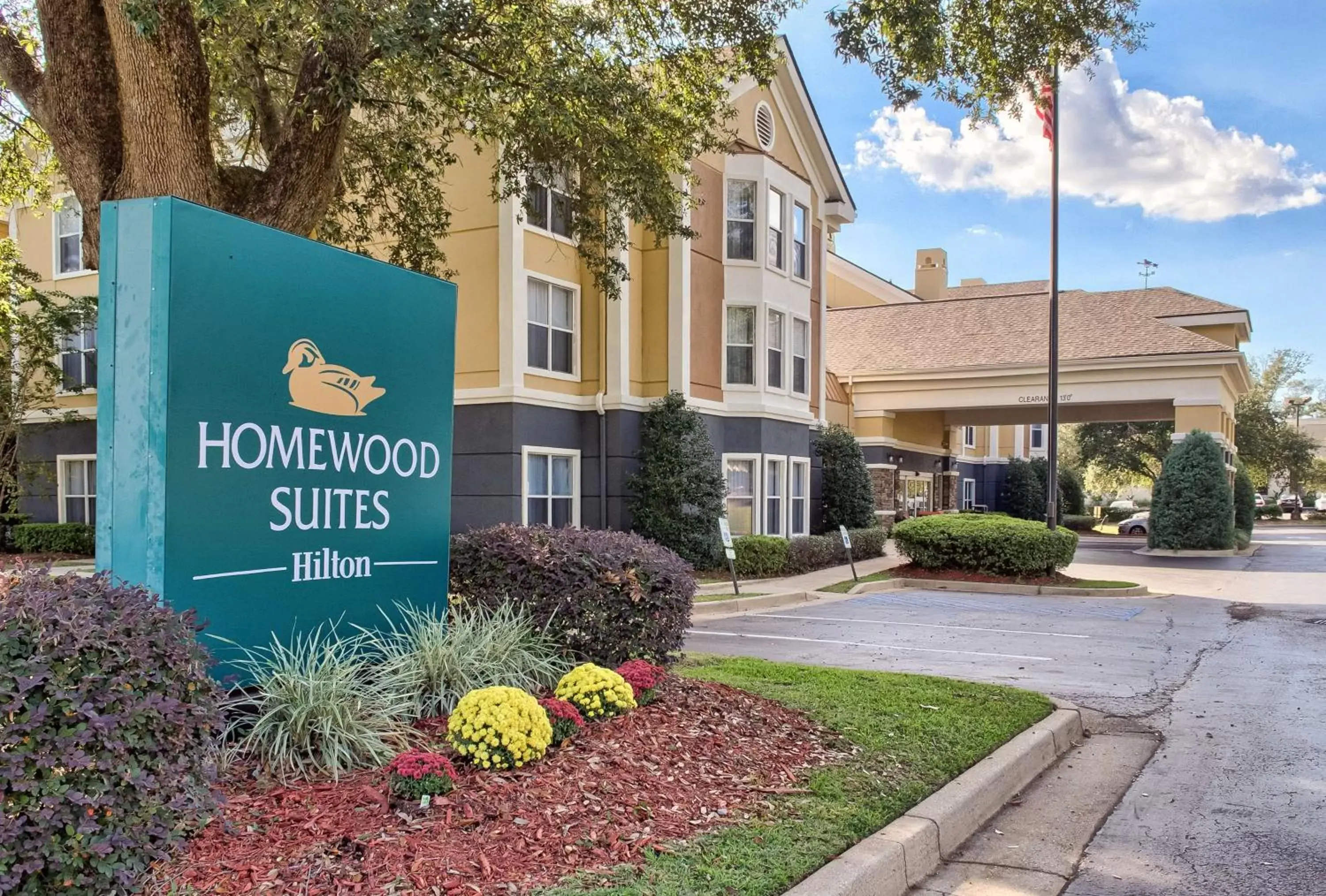Property Building in Homewood Suites by Hilton Mobile