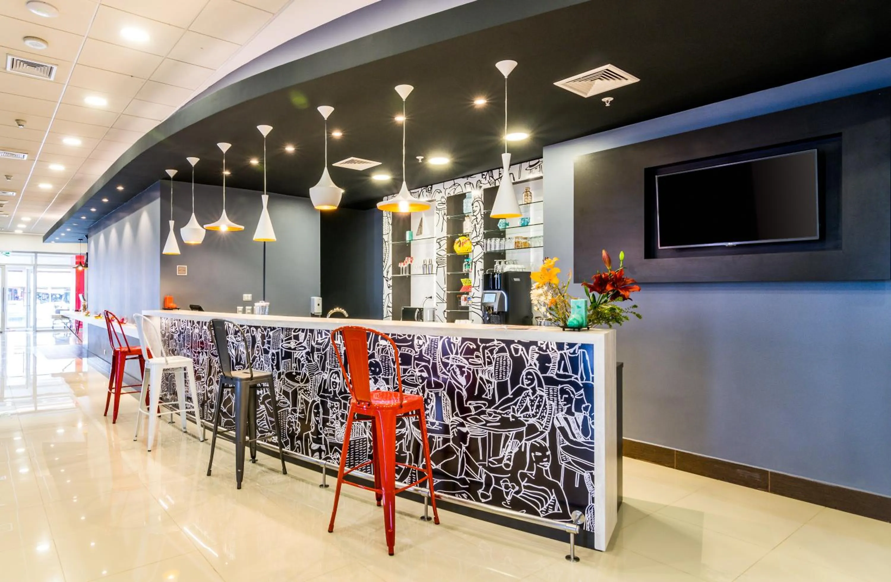 Restaurant/places to eat in ibis Puerto Montt