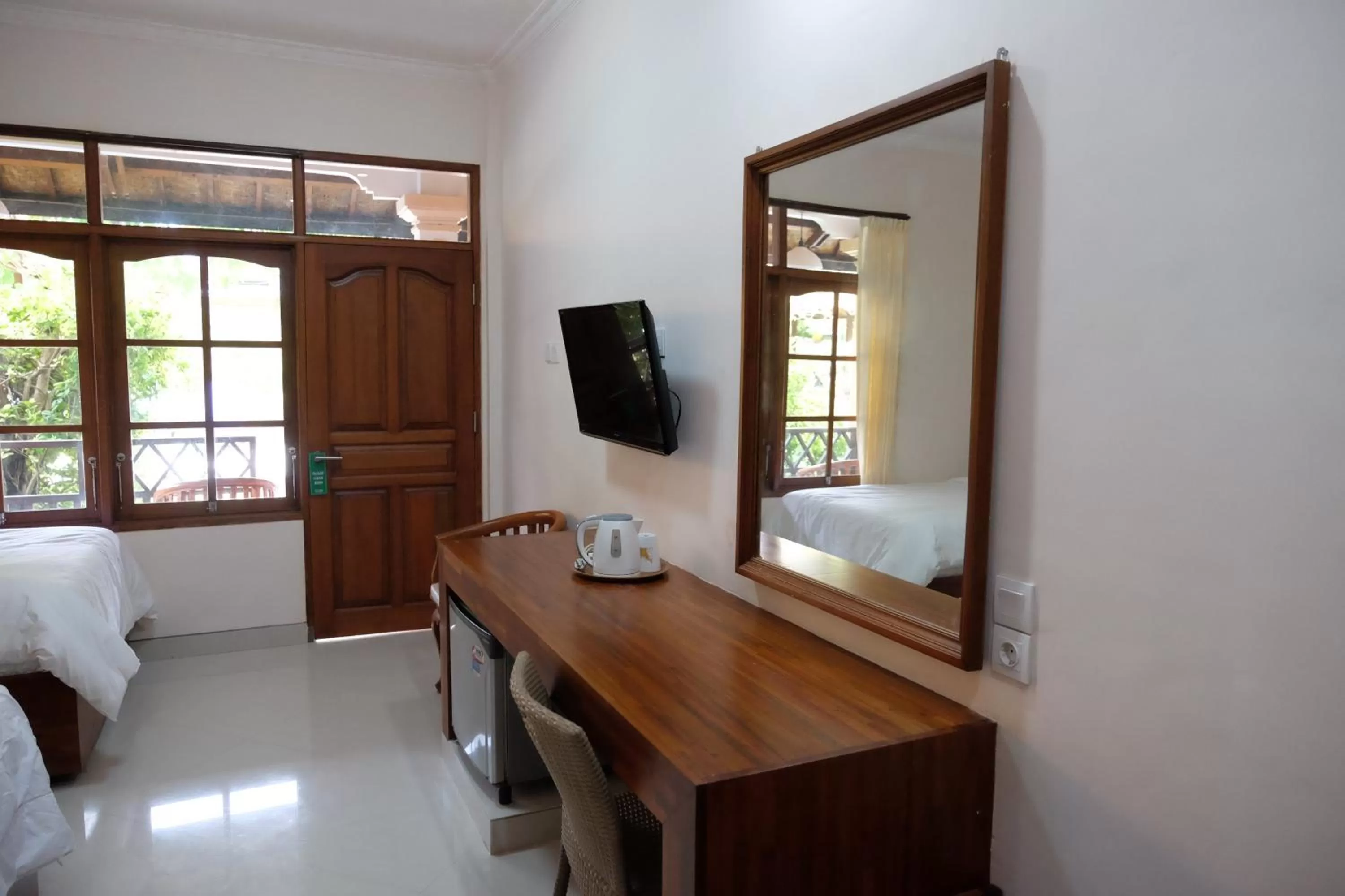 TV and multimedia, Bed in Fat Yogi Cottages