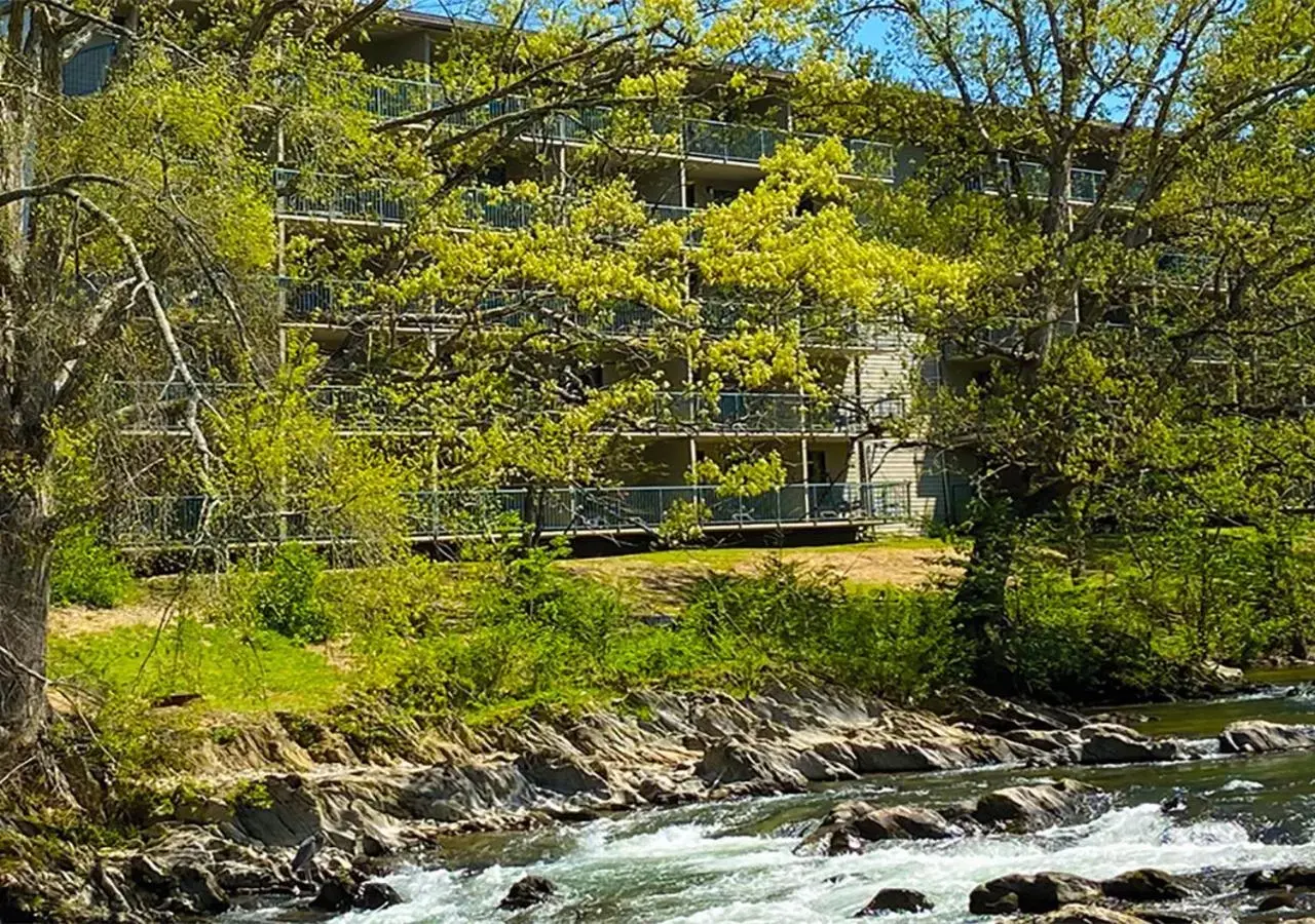 Property building in Creekstone Inn