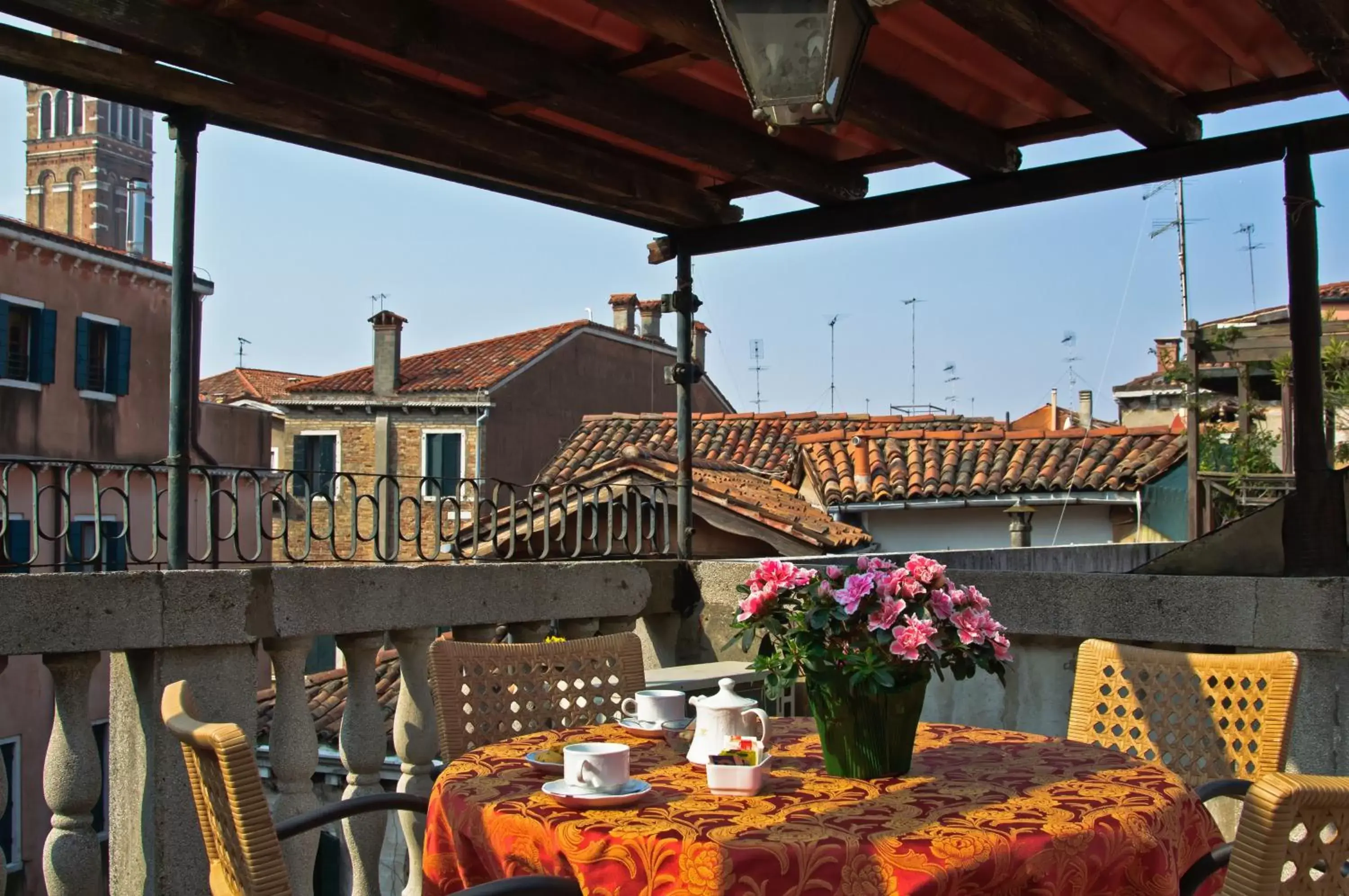 Balcony/Terrace in Hotel La Fenice et Des Artistes