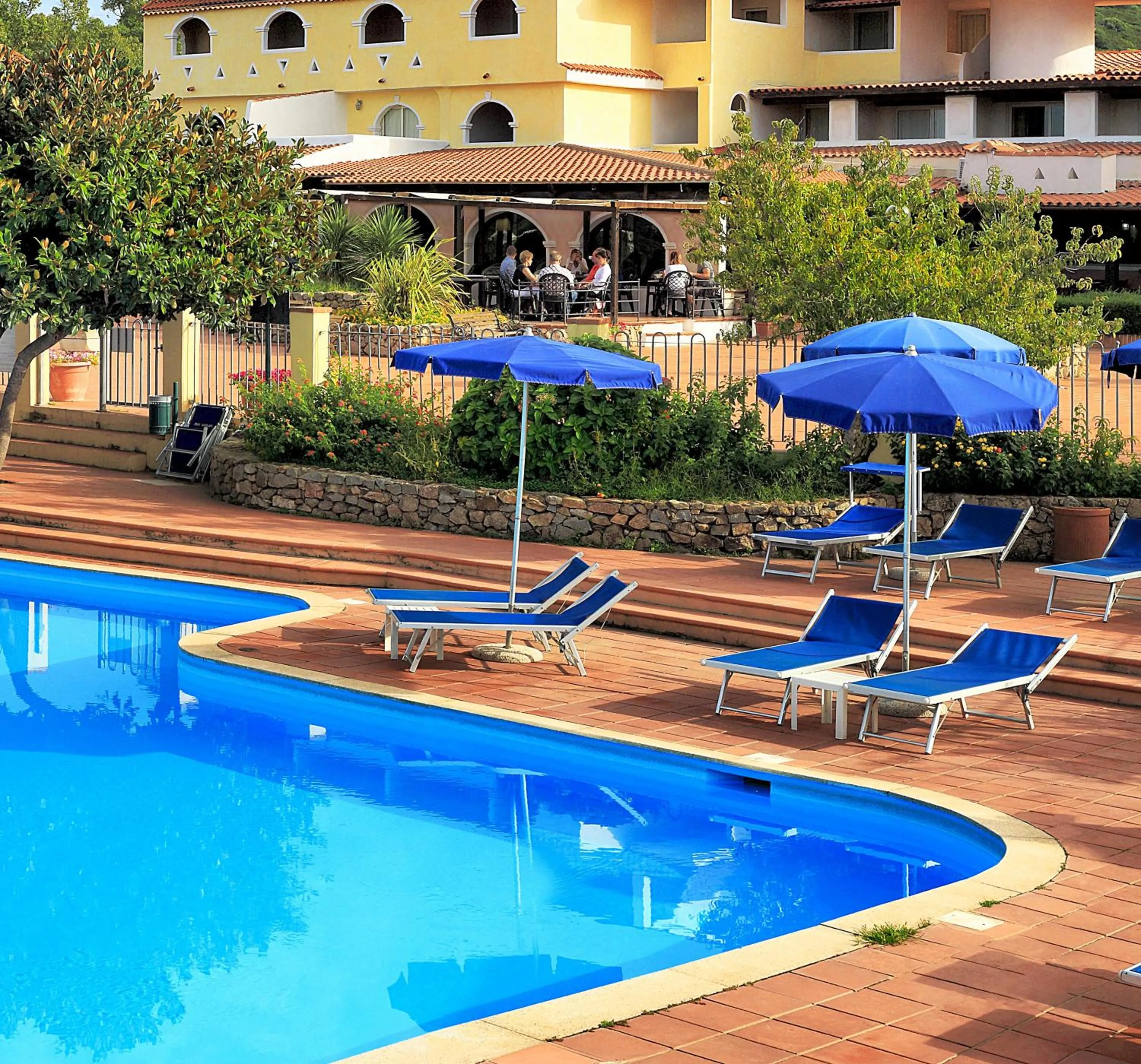 Swimming pool in Colonna Beach Hotel Marinella