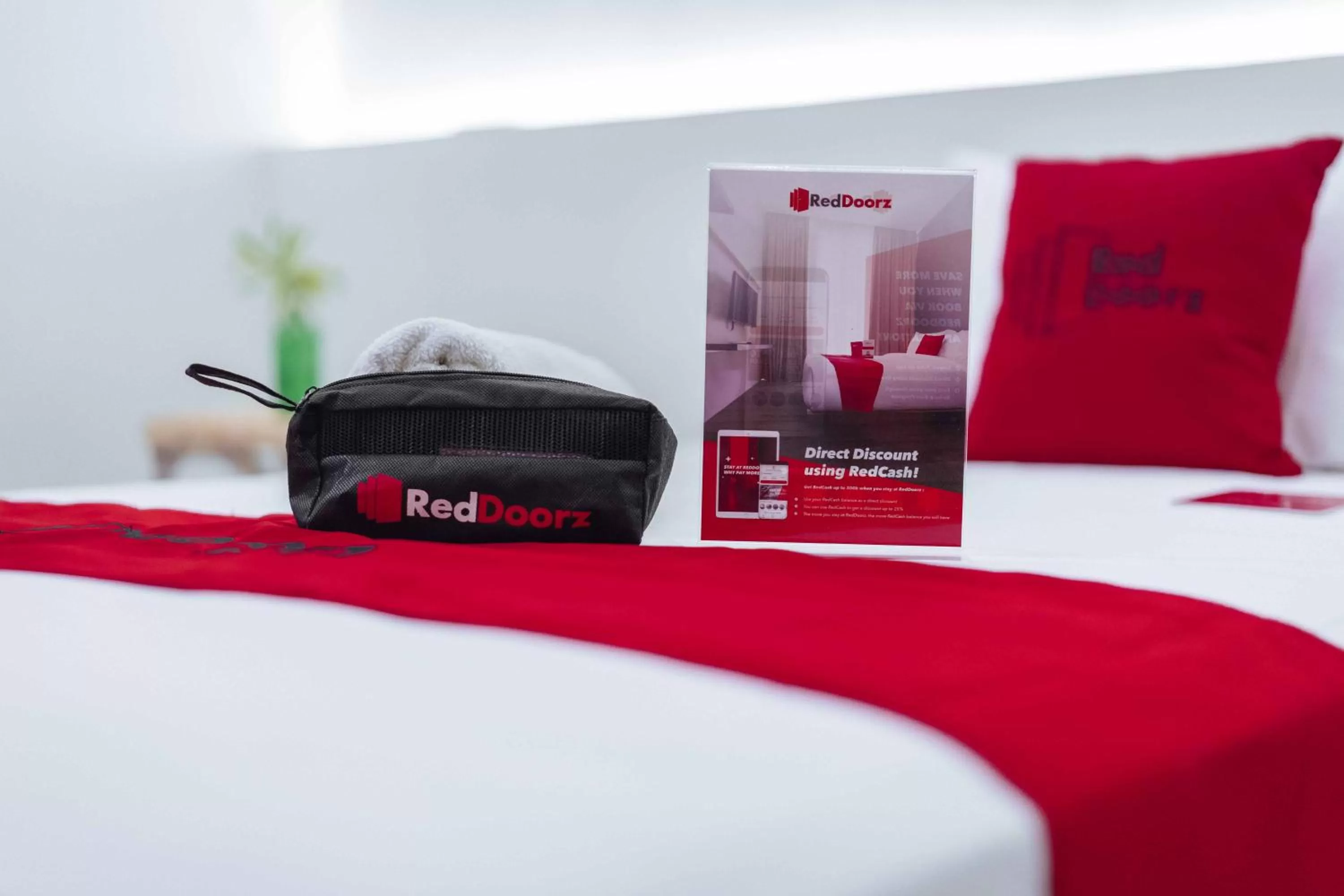 Other, Bed in RedDoorz @ Ledesco Avenue Lapaz Iloilo