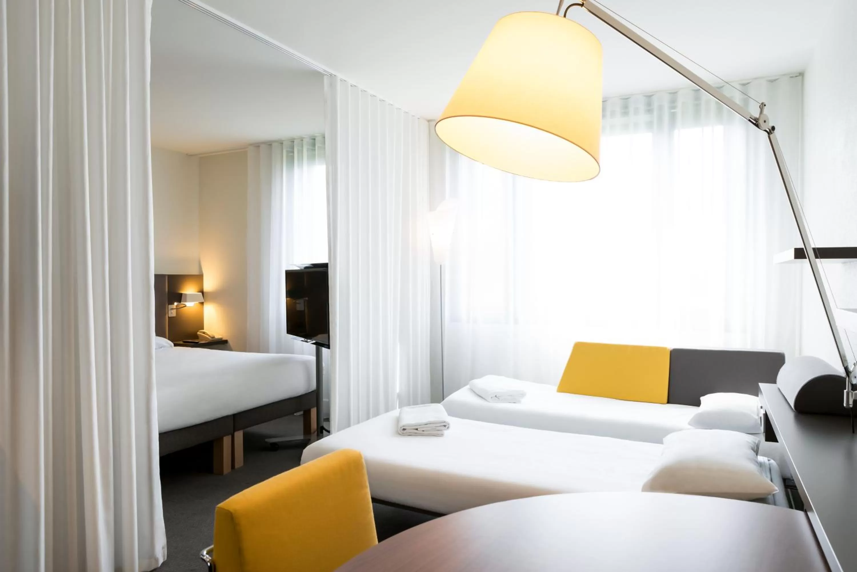 TV and multimedia, Bed in Novotel Suites Paris CDG Airport Villepinte