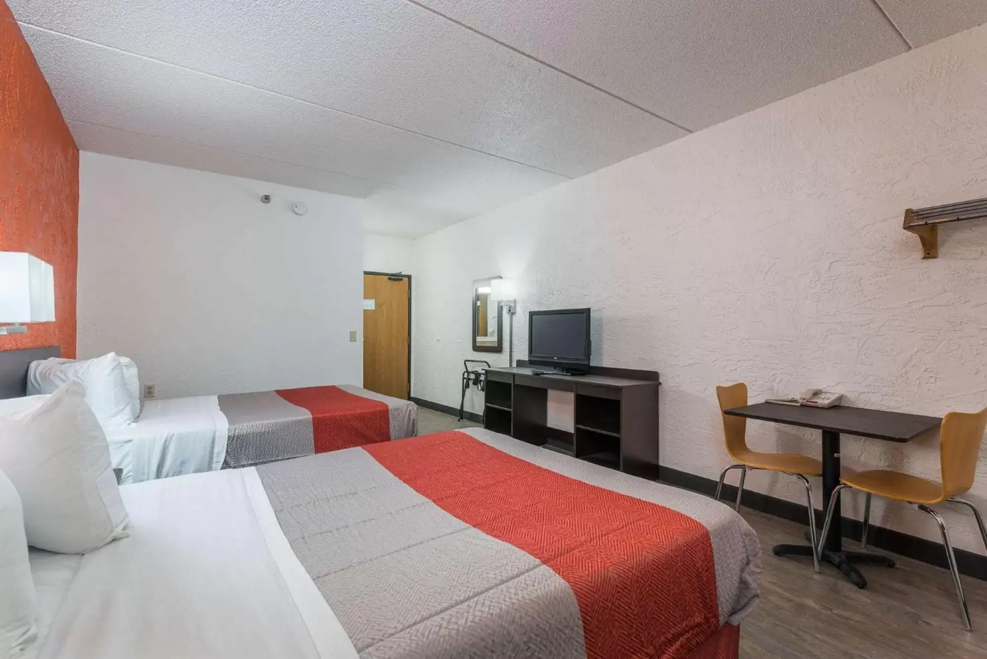 Bedroom, Bed in Motel 6-Bridgeview, IL