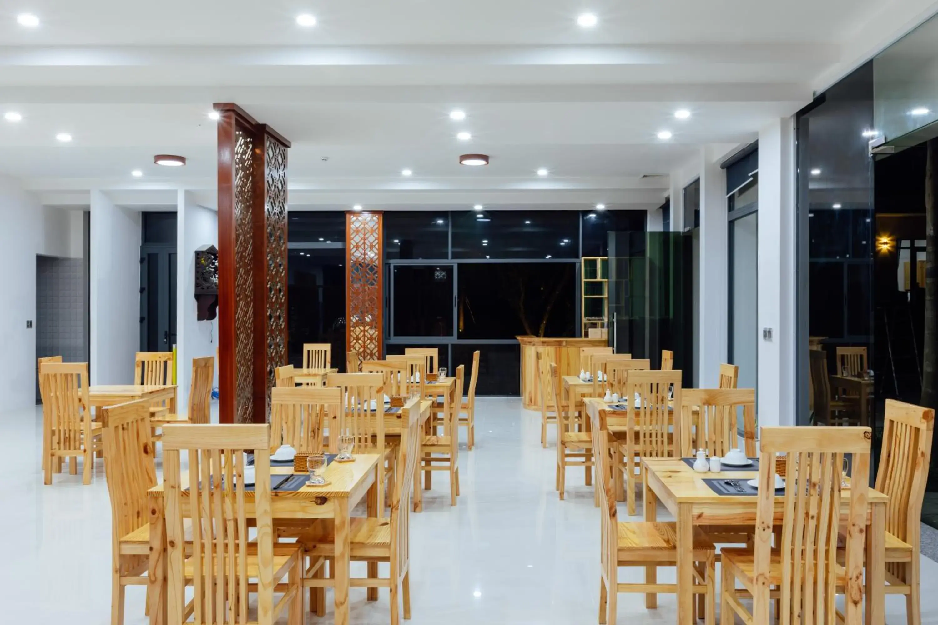 Restaurant/Places to Eat in Xuan Hien Resort