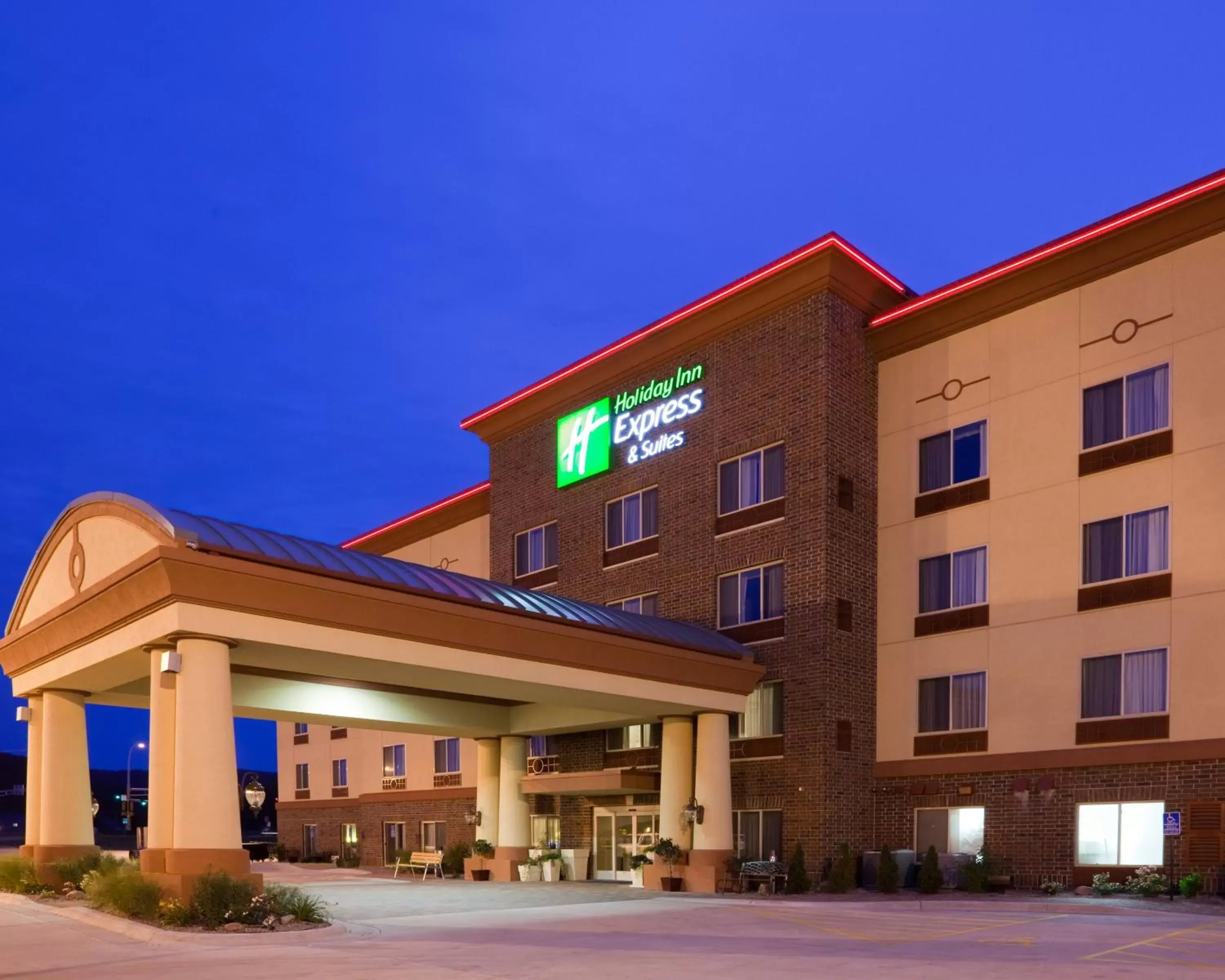 Property Building in Holiday Inn Express Winona, an IHG Hotel