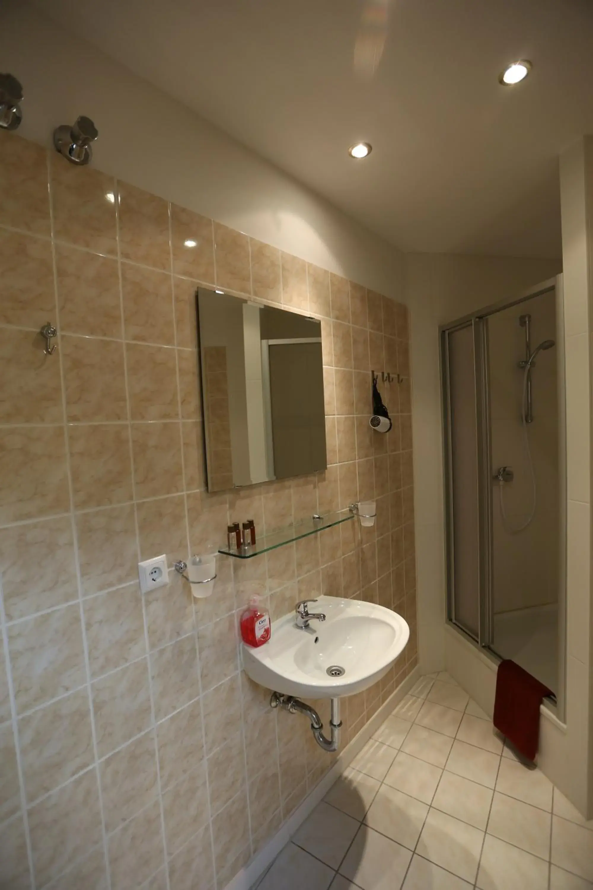 Bathroom in Hotel AI Konigshof