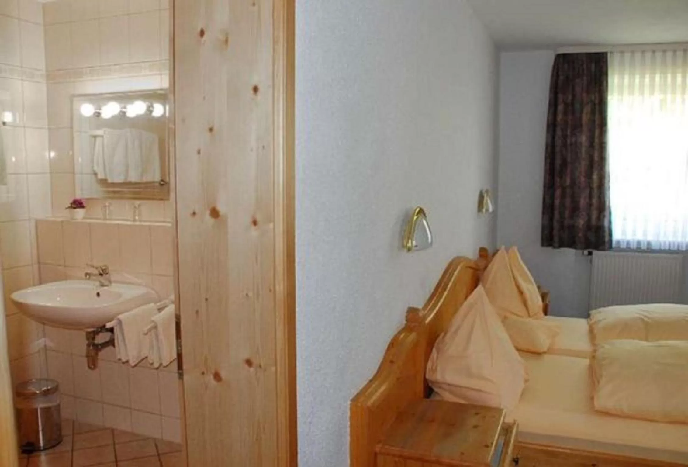 Photo of the whole room, Bathroom in Landgasthof im Ehegrund