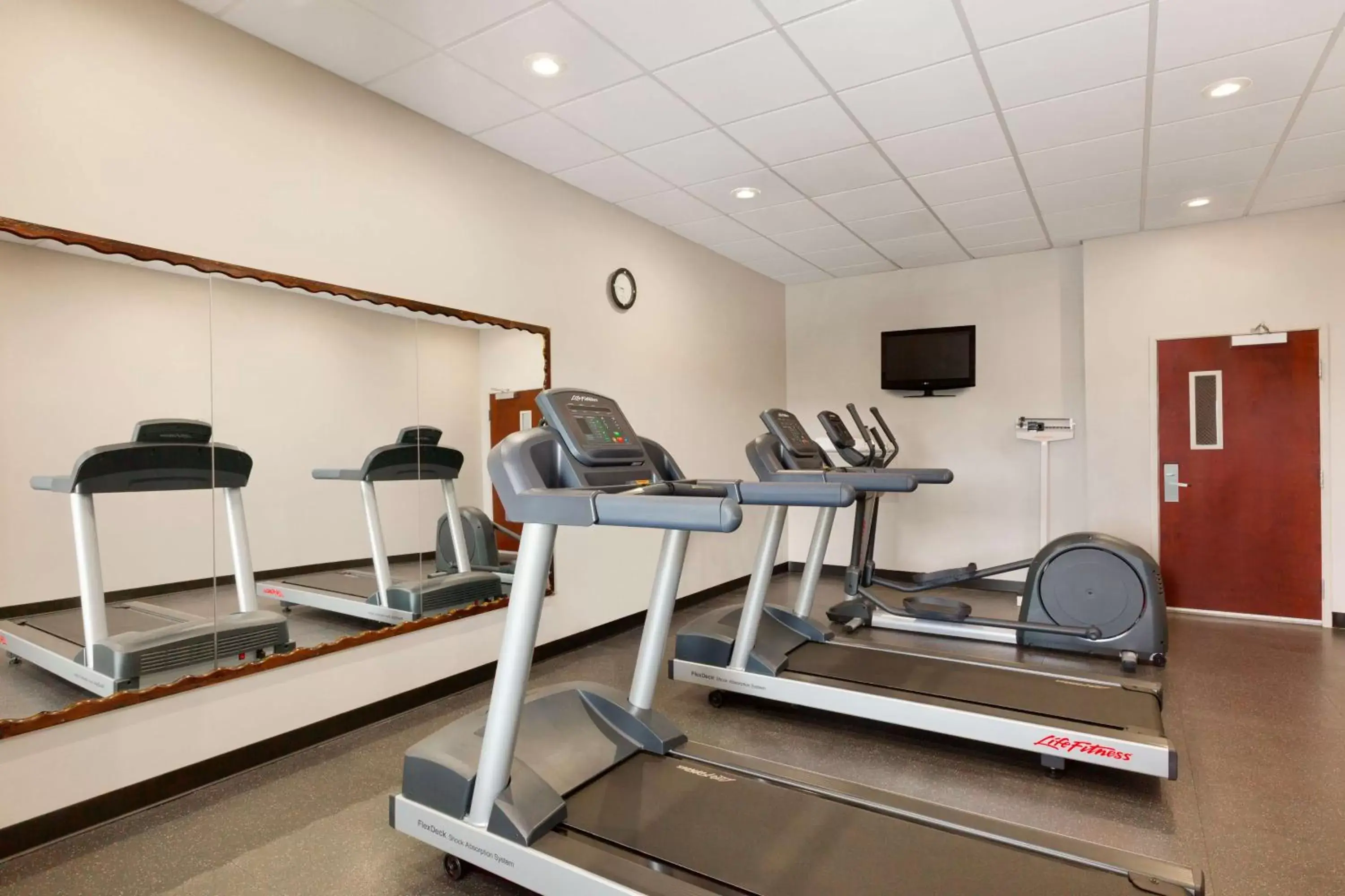 Activities, Fitness Center/Facilities in Country Inn & Suites by Radisson, Commerce, GA Near SK Battery Plant