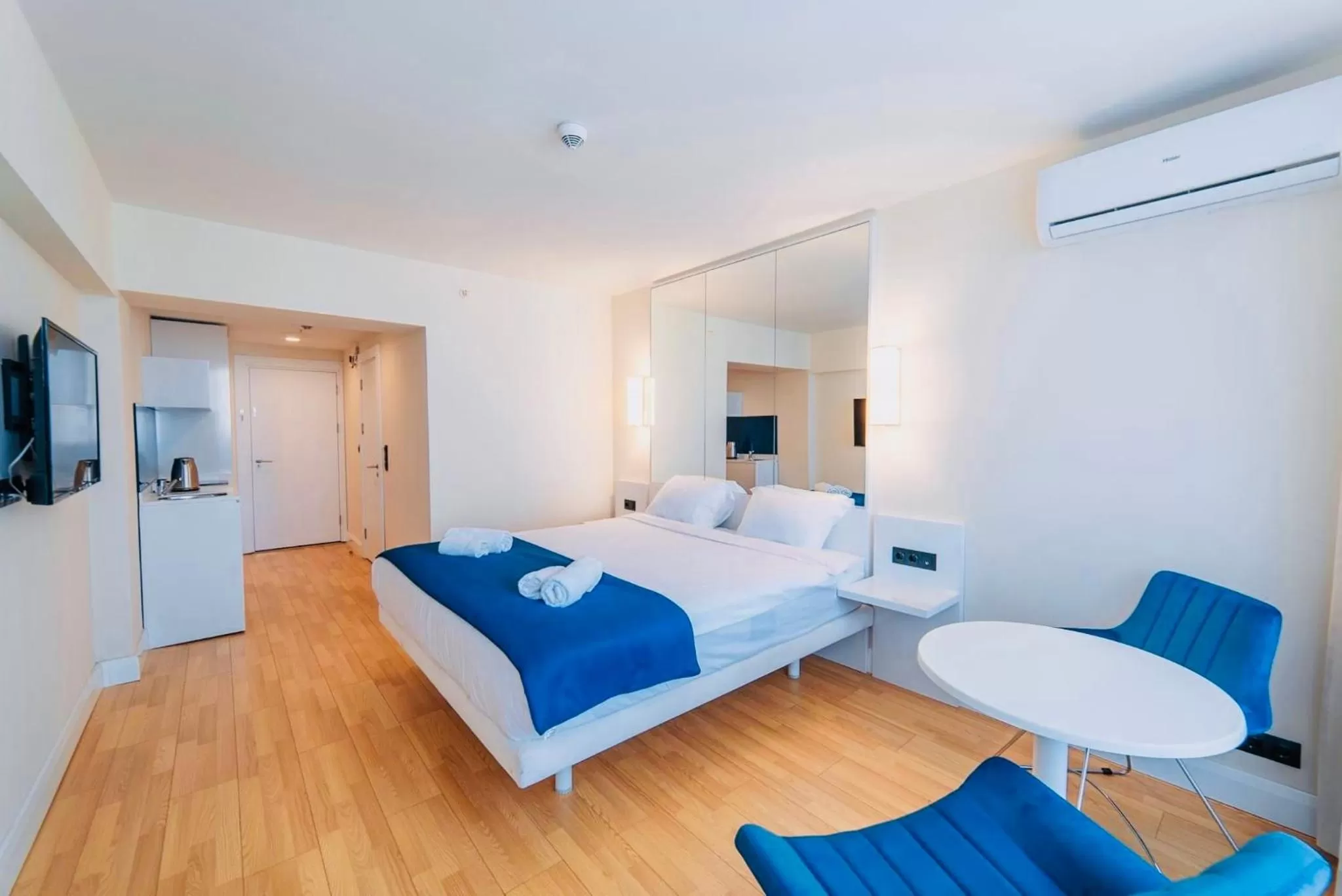 Communal lounge/ TV room, Bed in Orbi City Batumi Black Sea Arena