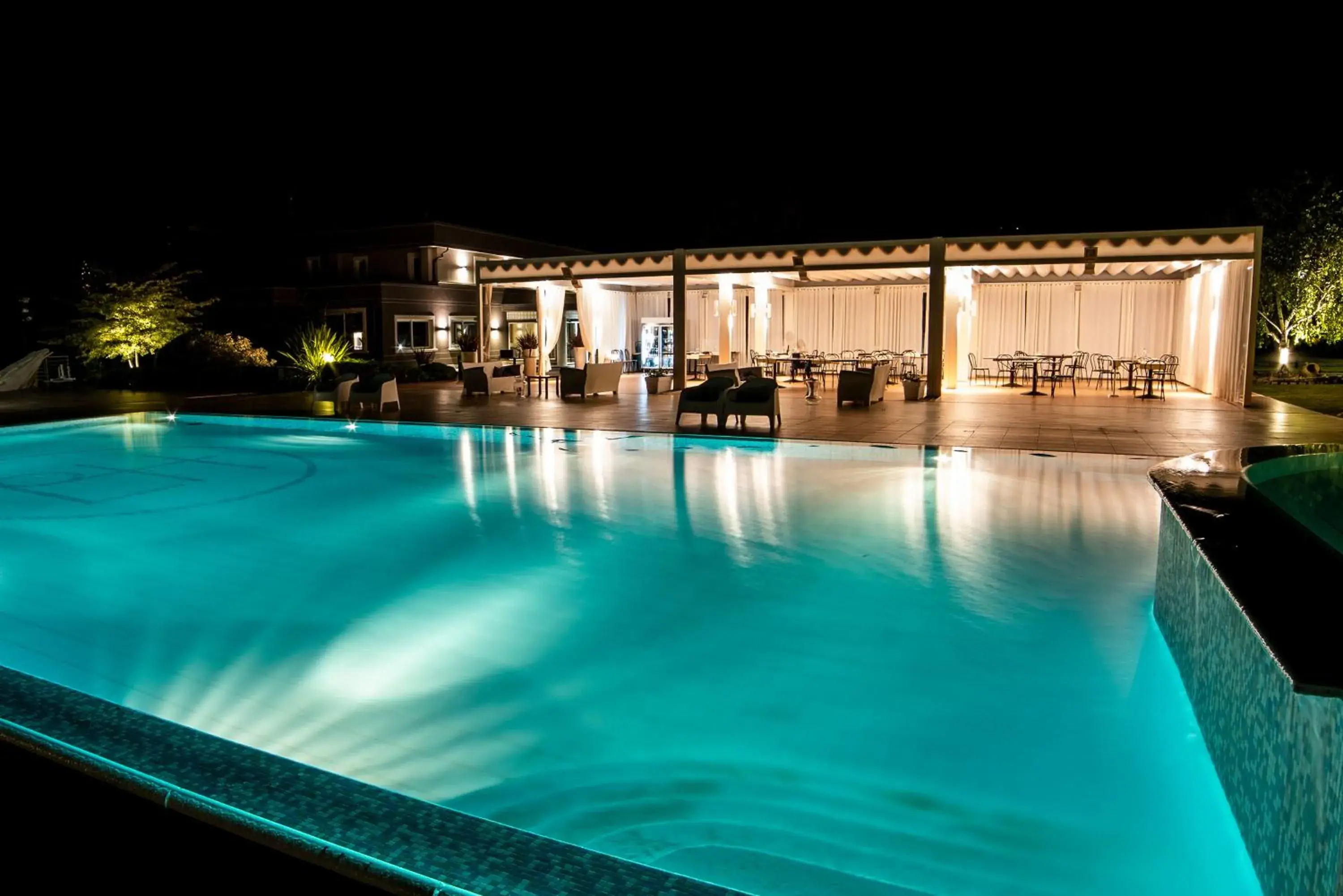 Summer, Swimming Pool in Hotel Altamira