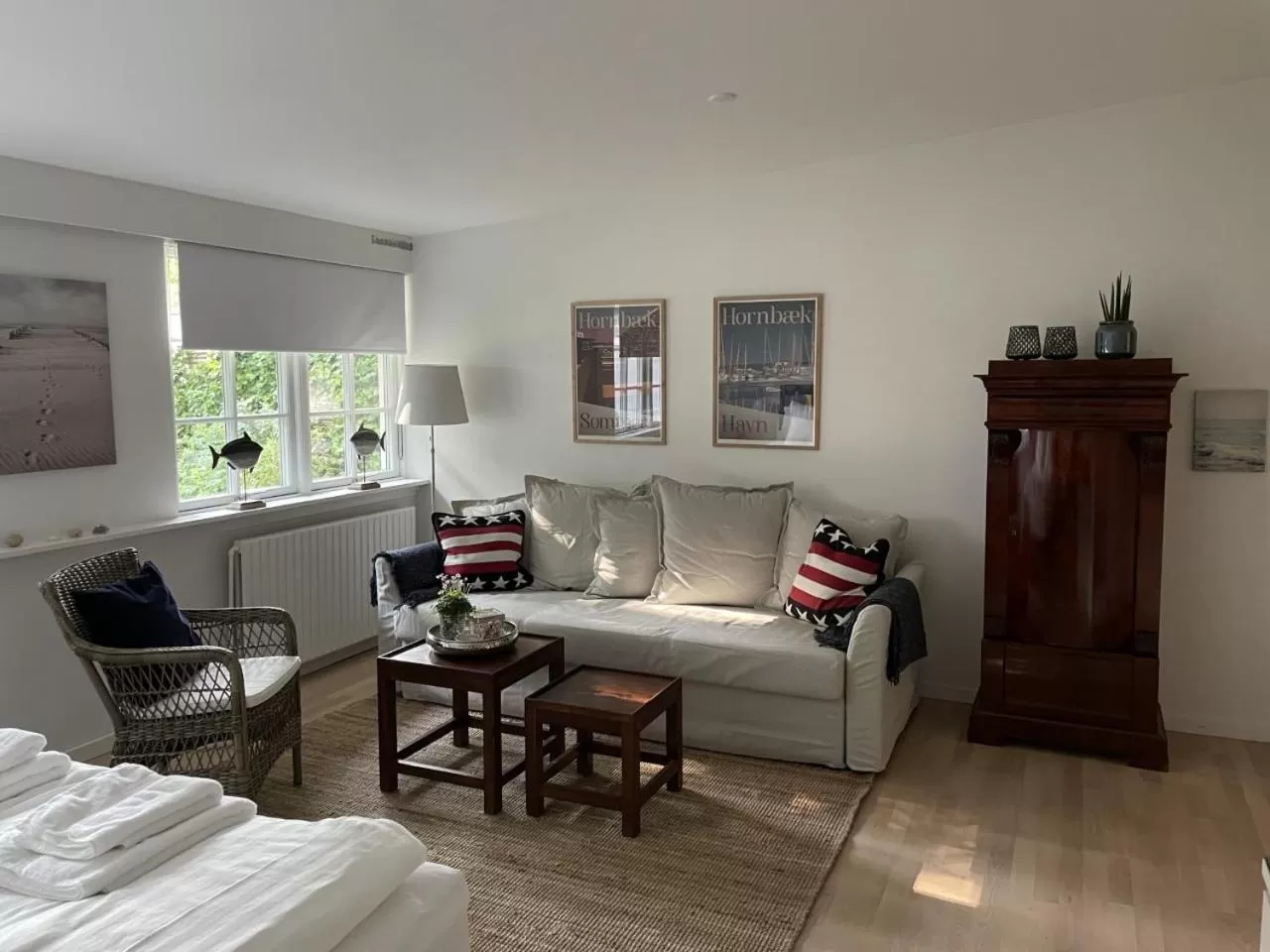 Seating area, Bed in Trouville Bed & Breakfast