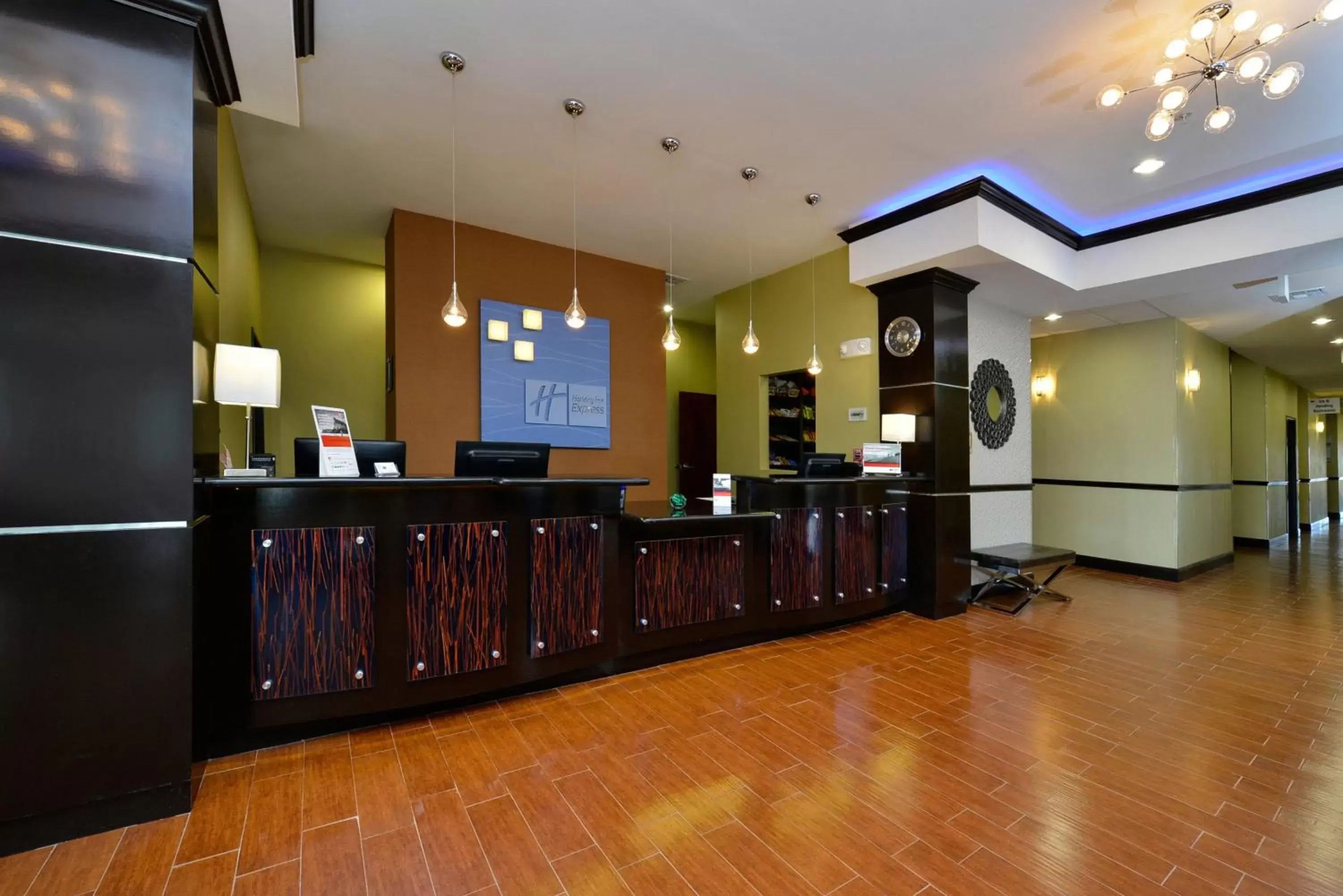 Lobby or reception, Lobby/Reception in Holiday Inn Express Alva, an IHG Hotel