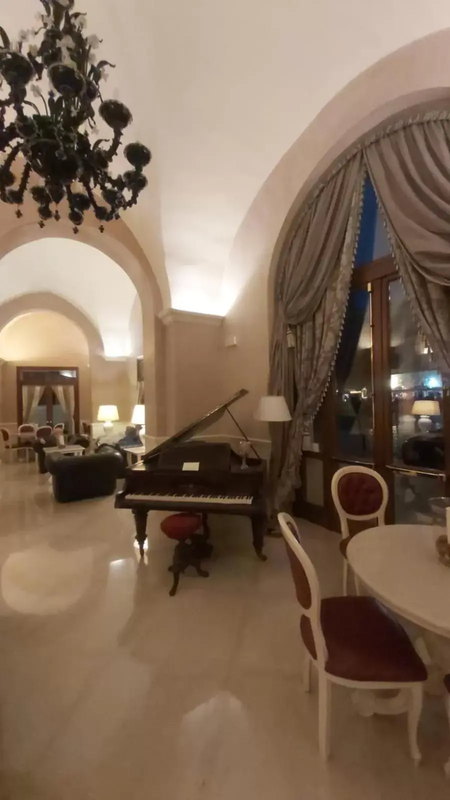 Lobby or reception in Suite Hotel Santa Chiara