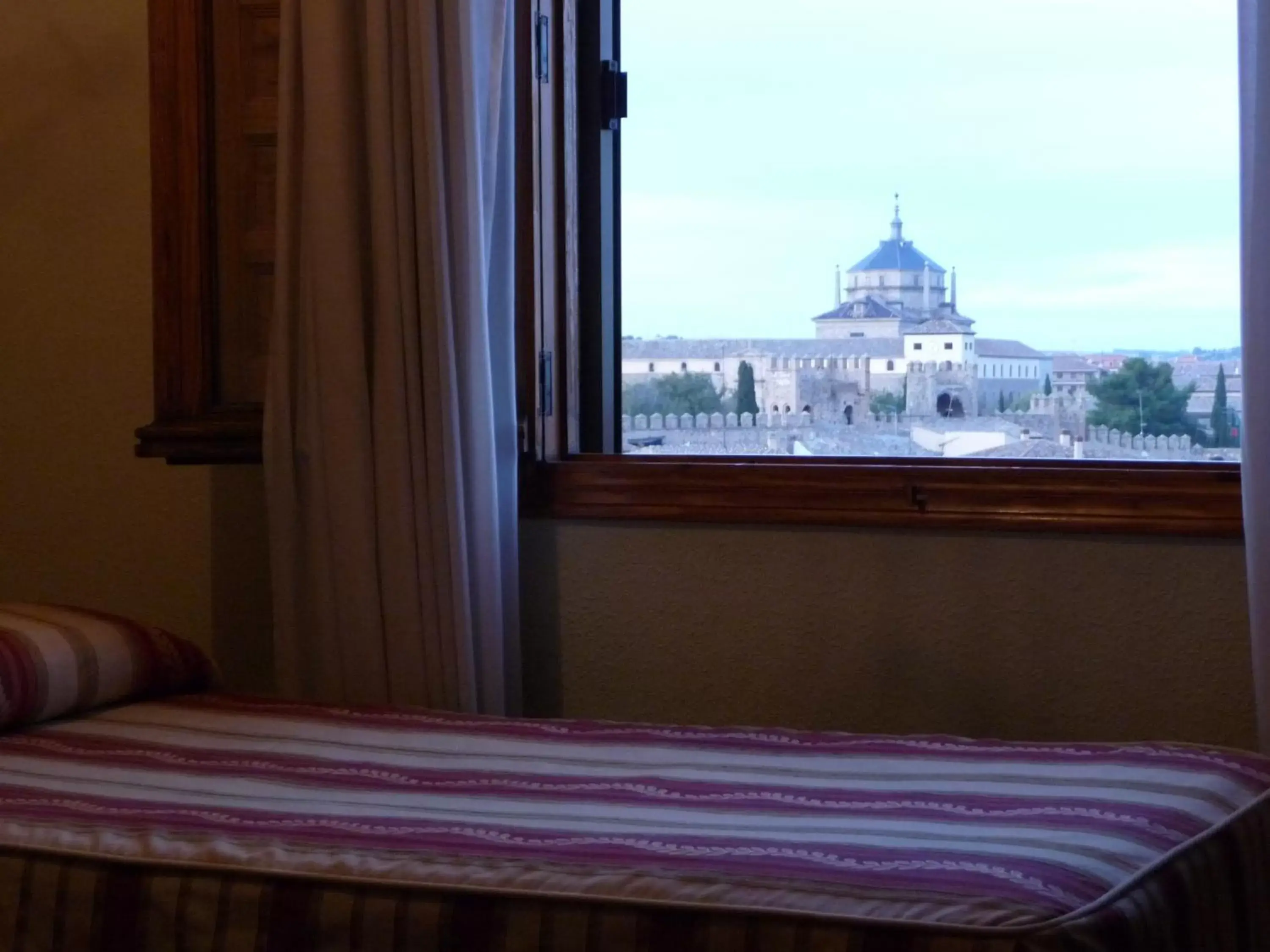 Photo of the whole room in Hotel Real De Toledo