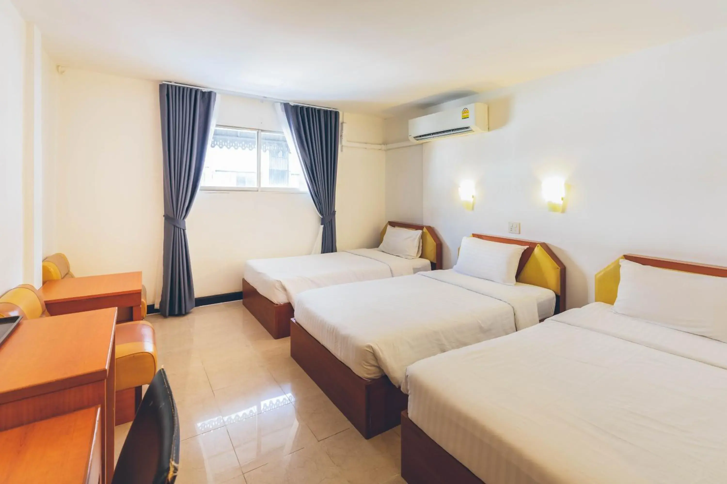 Bedroom, Bed in Atlas Bangkok Hotel