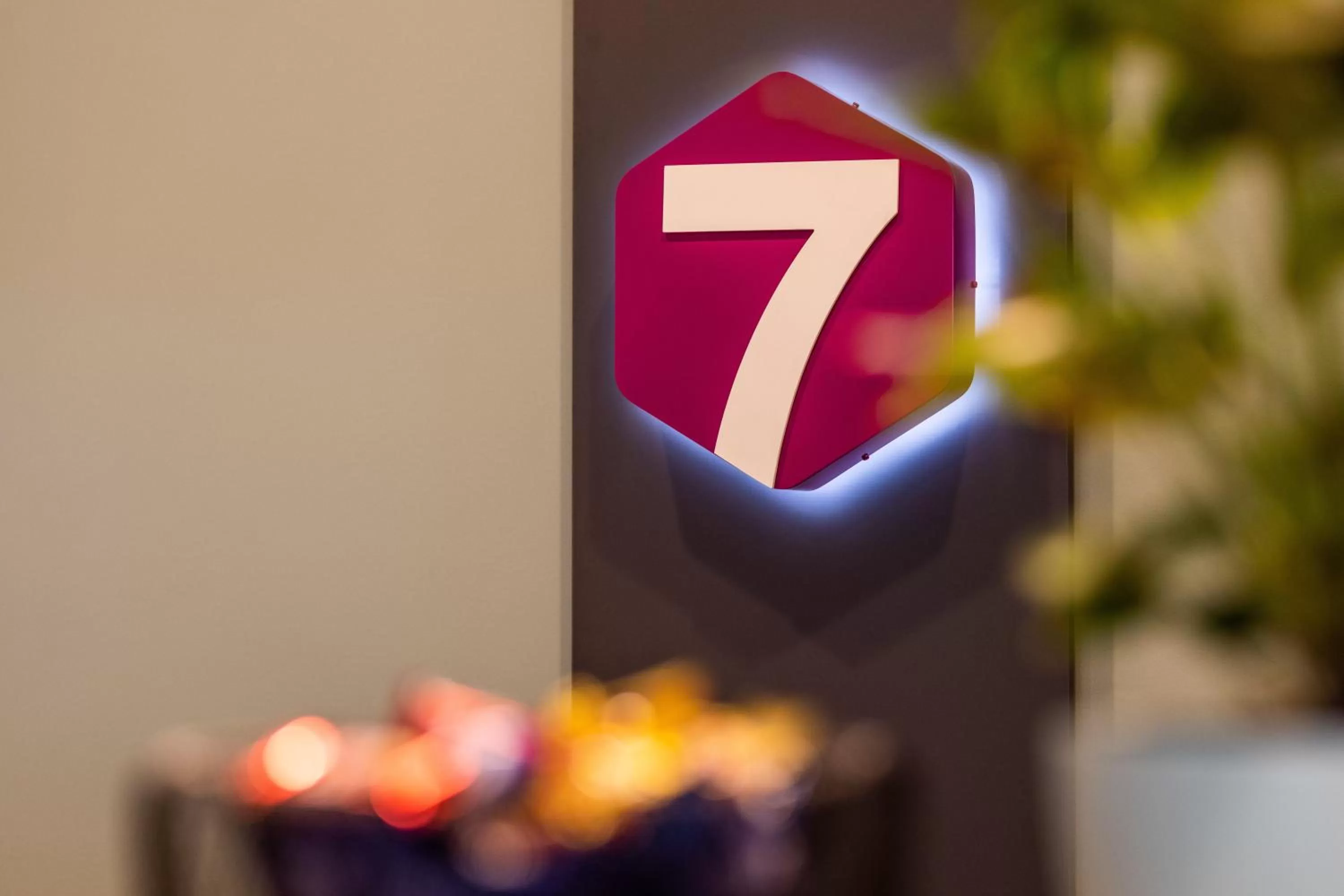 Logo/Certificate/Sign in Point 7 Hotel