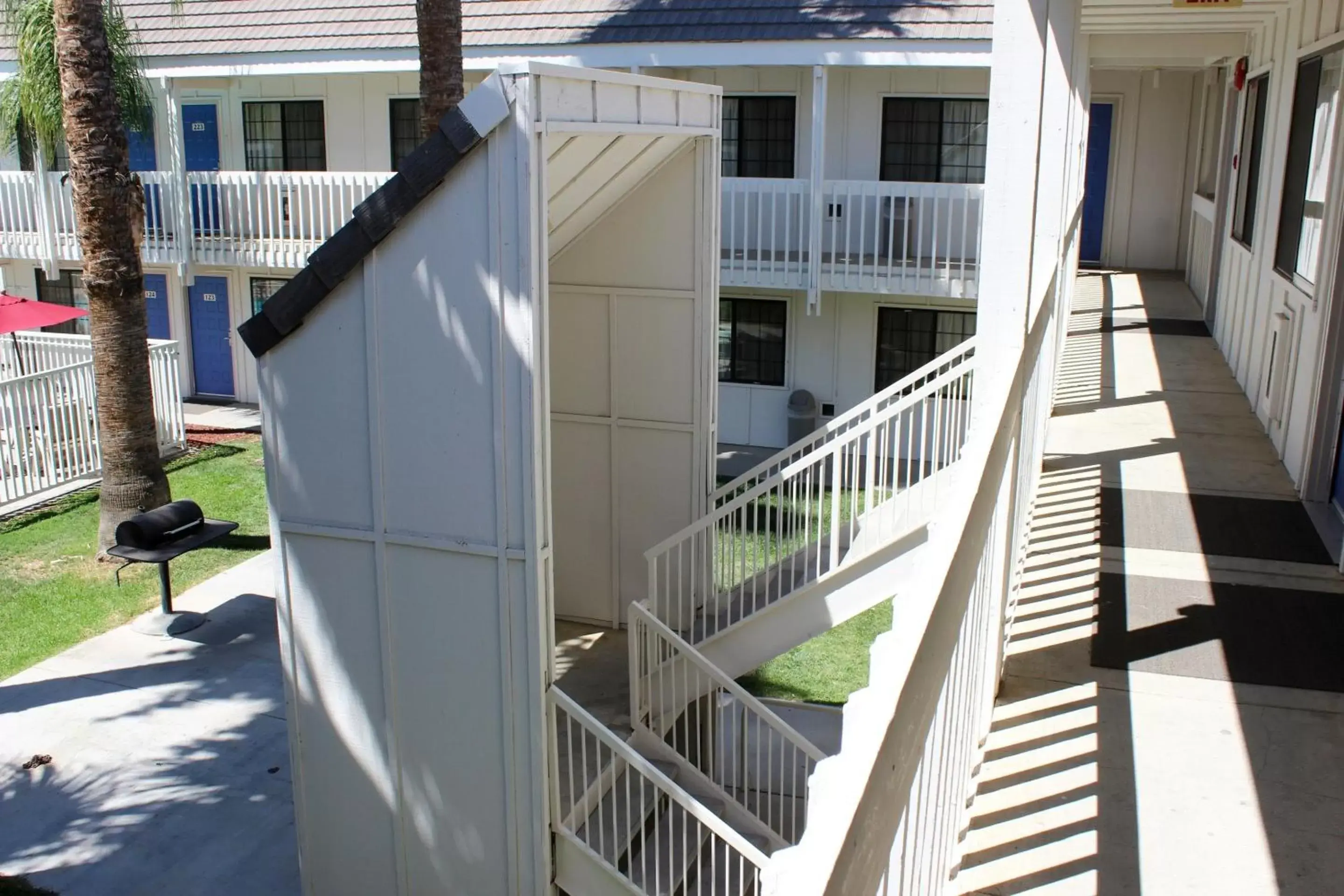 Property building, Balcony/Terrace in Motel 6-Coalinga, CA - East