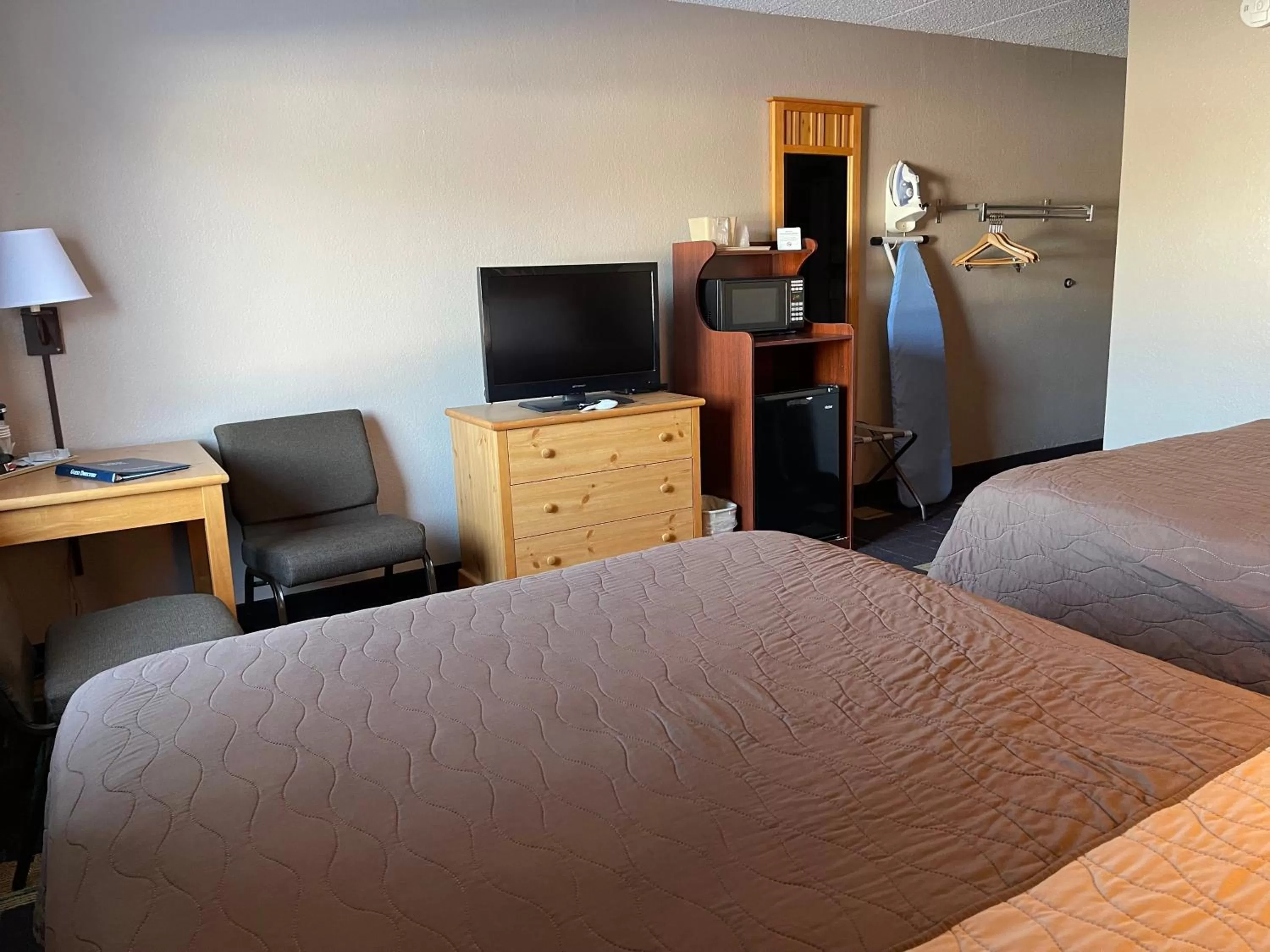 Bedroom, Bed in Walker Hotel