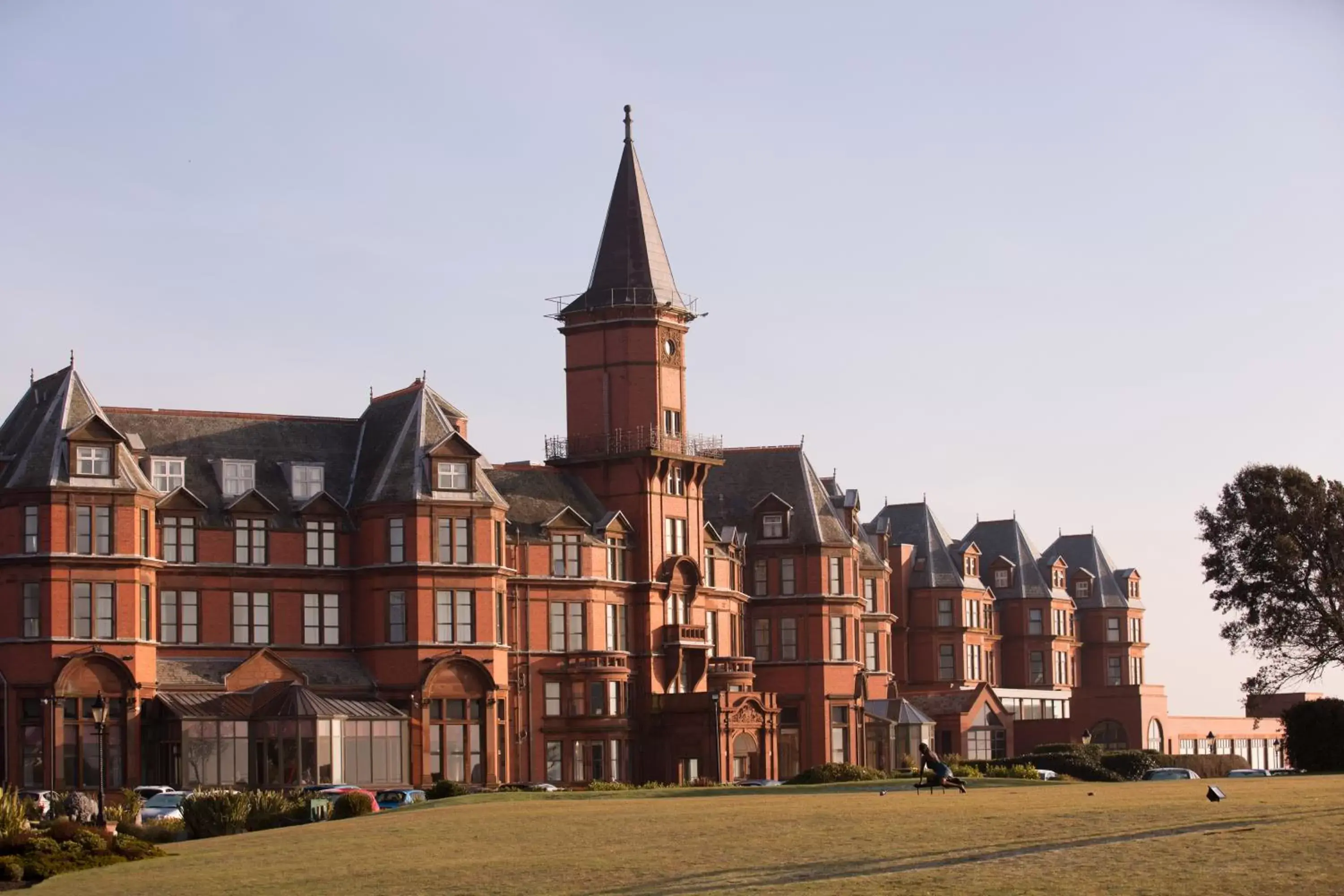 Facade/entrance, Property Building in Slieve Donard