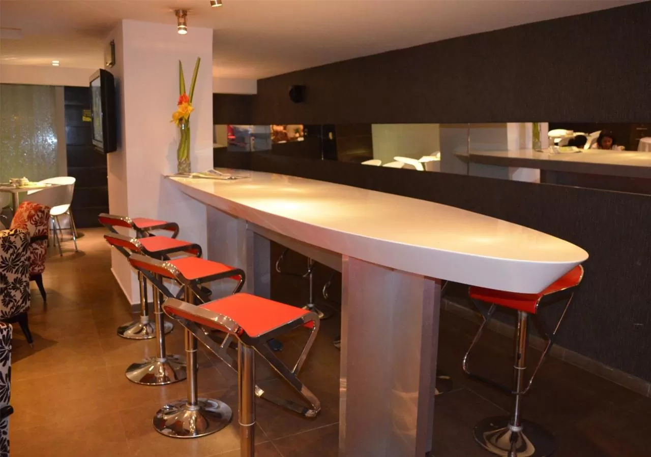 Restaurant/places to eat in San Simon Hotel Pereira By Soratama