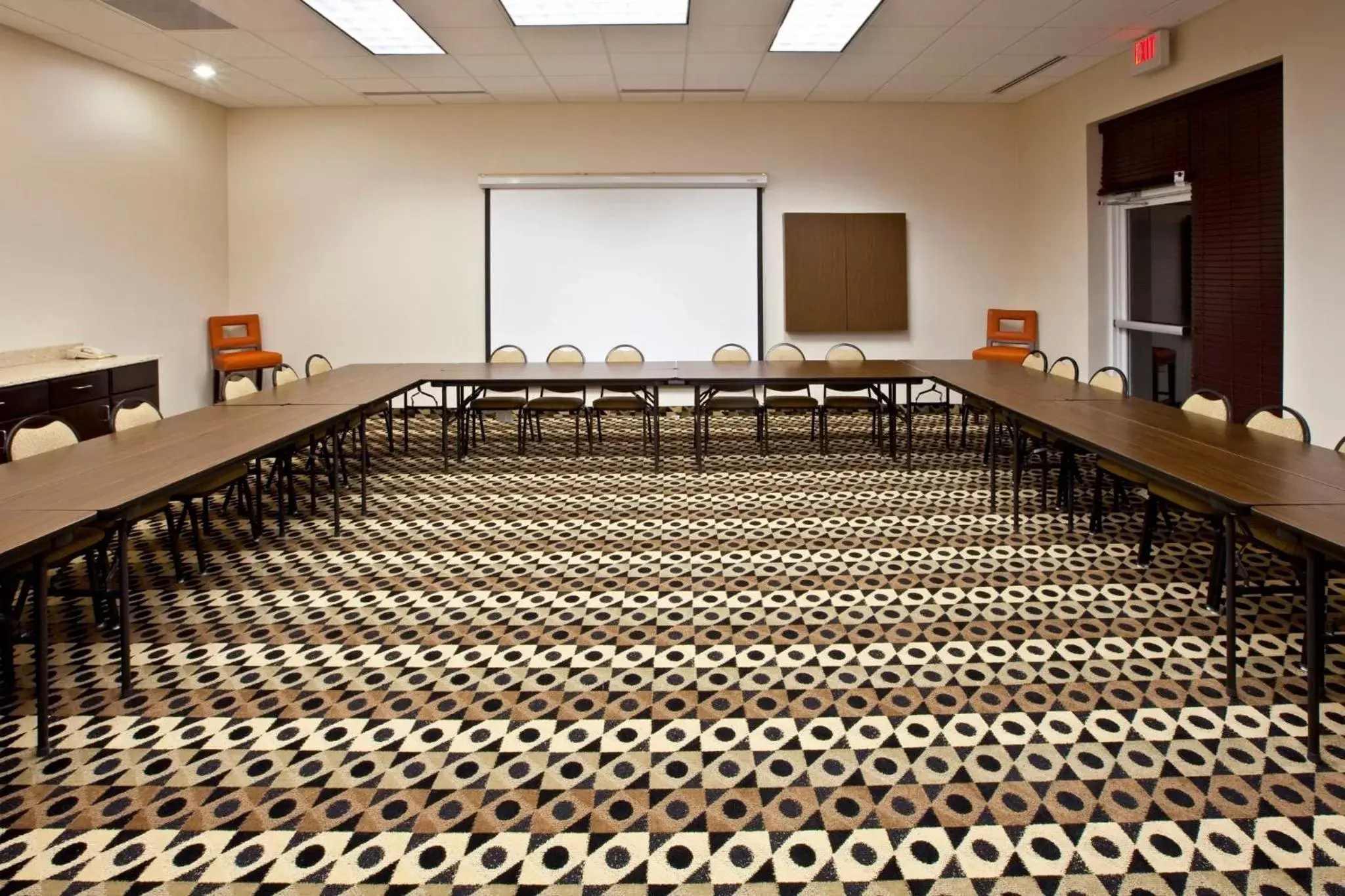 Meeting/conference room in Holiday Inn Louisville Airport South, an IHG Hotel