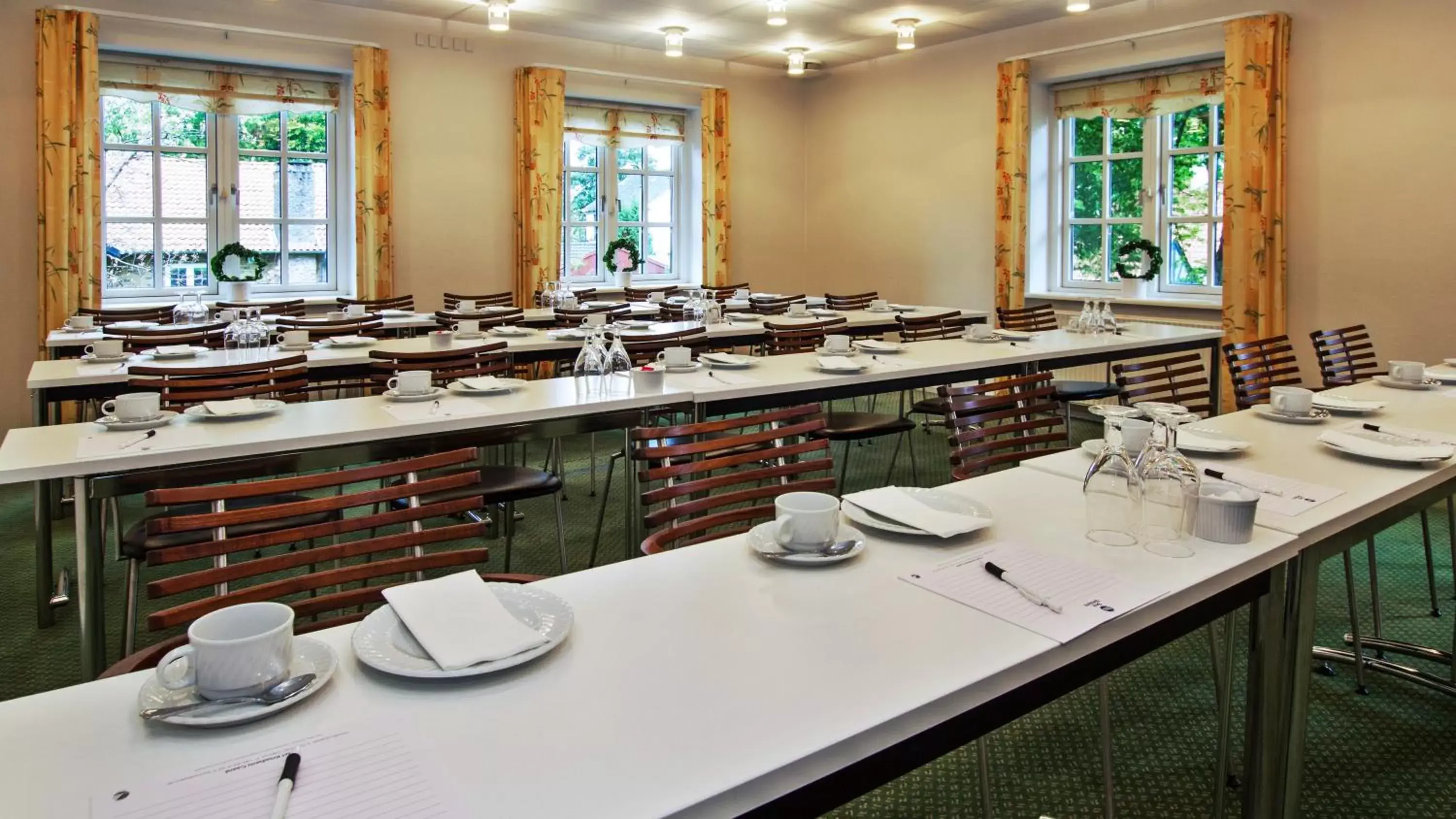 Business facilities, Restaurant/Places to Eat in Hotel Knudsens Gaard