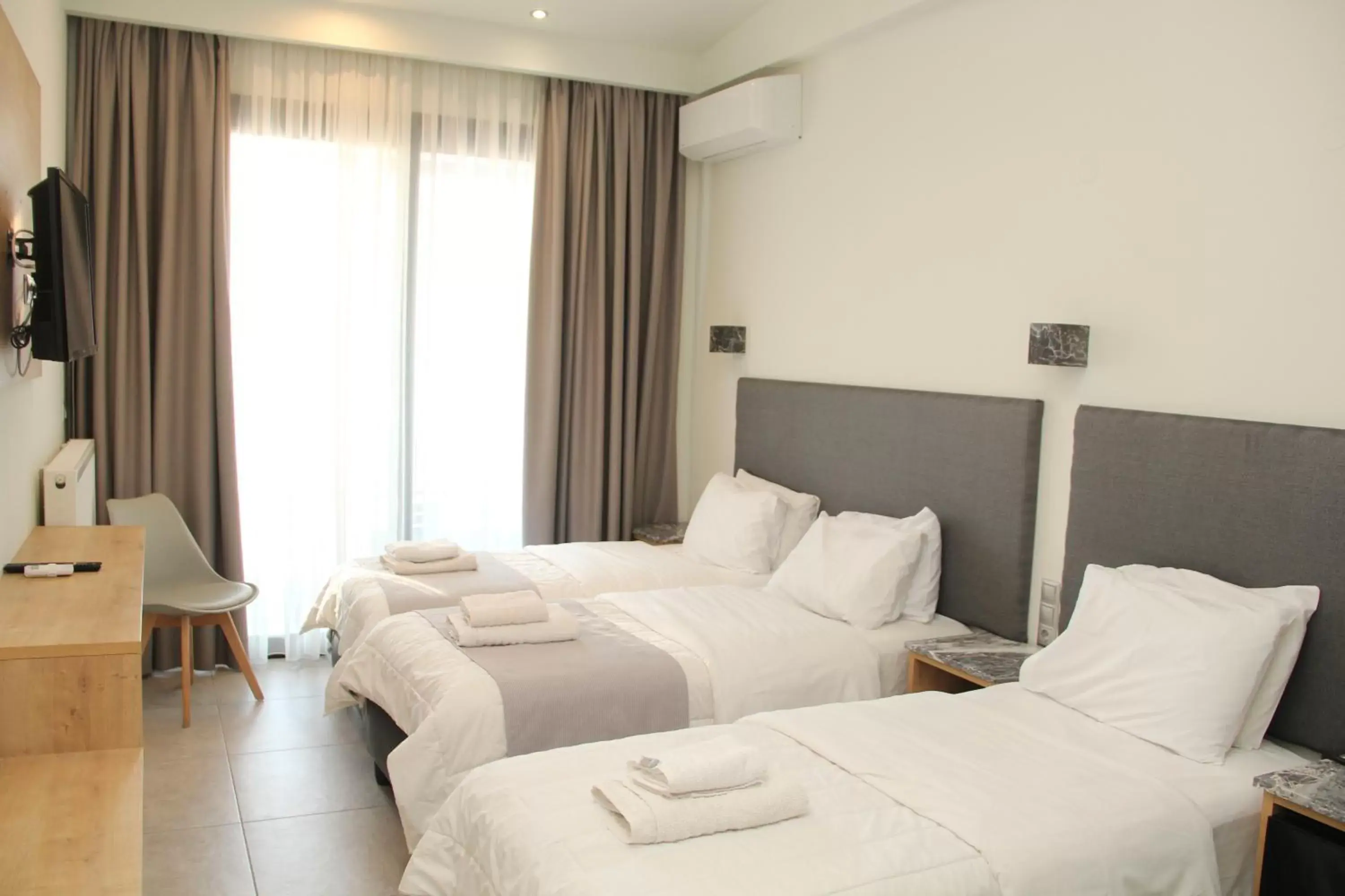Photo of the whole room, Bed in Alexiou Hotel