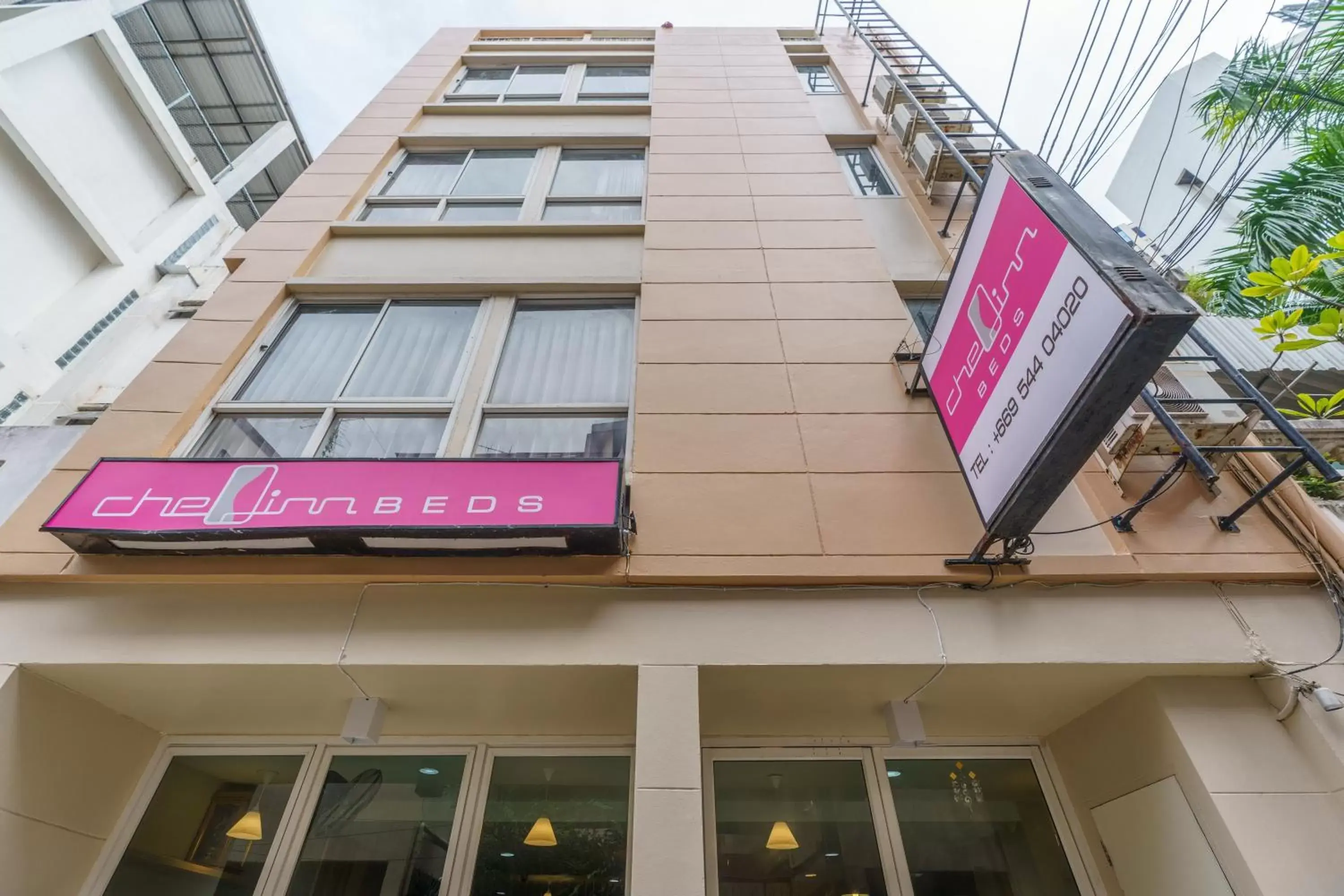 Property Building in CheQinn Bed Sukhumvit 4 Nana Plaza Property Building in CheQinn Bed Sukhumvit 4 Nana Plaza