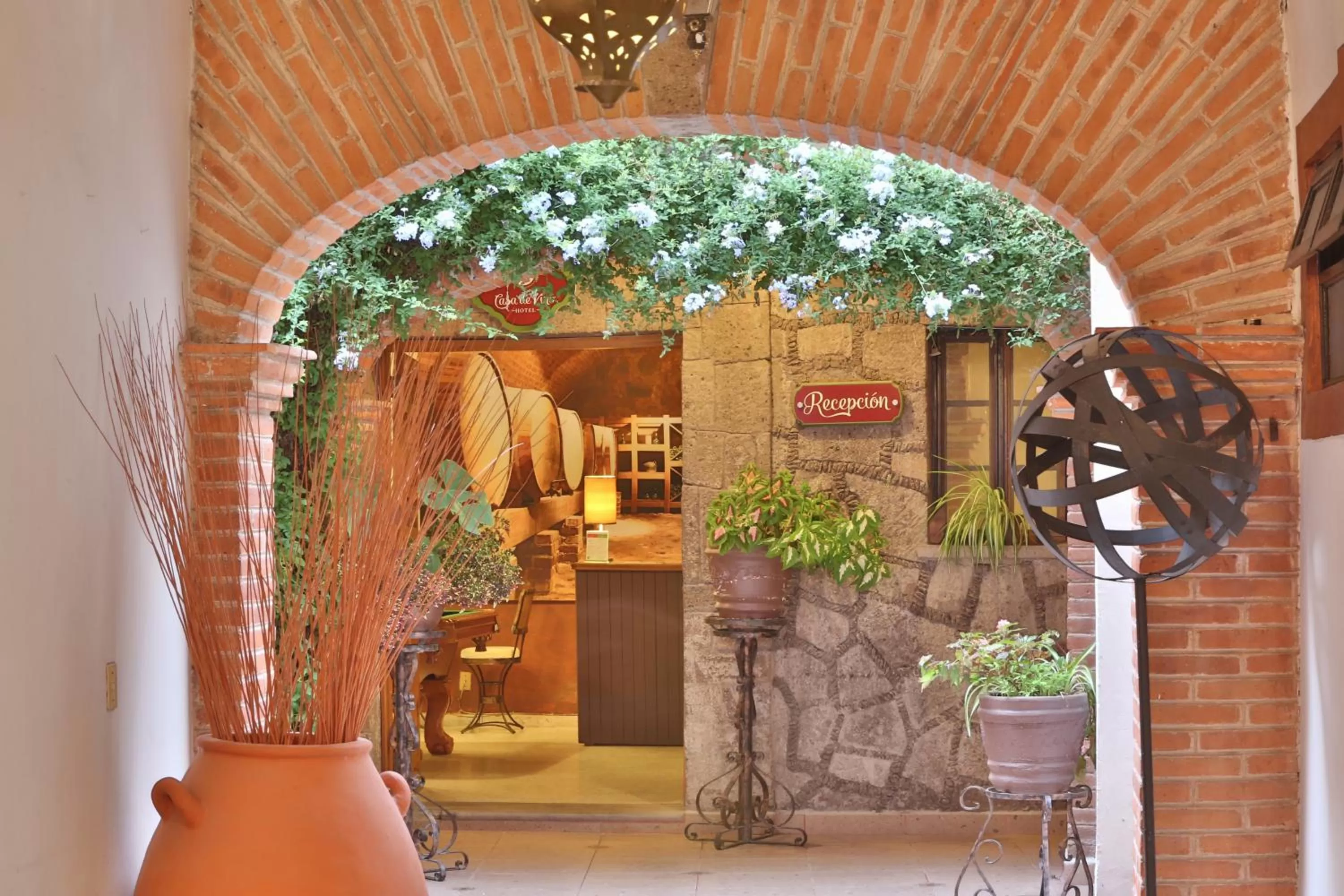 Patio in Hotel Casa de Vino