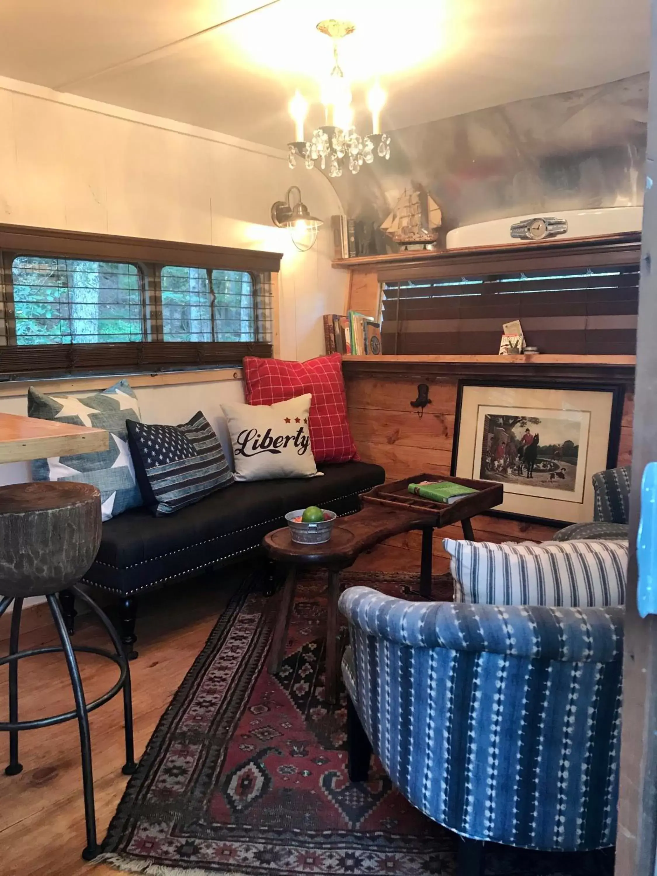 Seating Area in Country Woods Inn