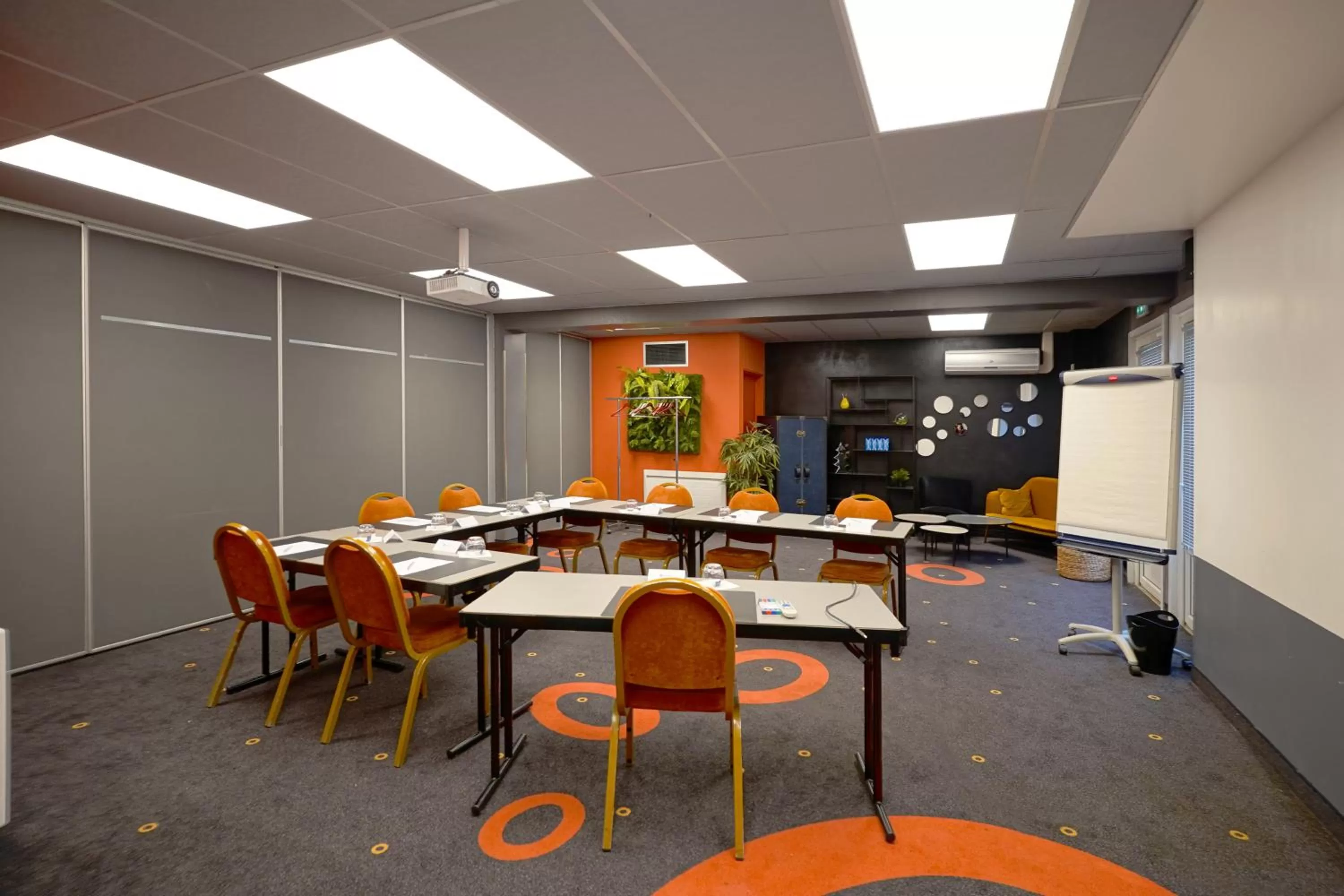 Meeting/conference room in Hôtel Best Western The Wish Versailles