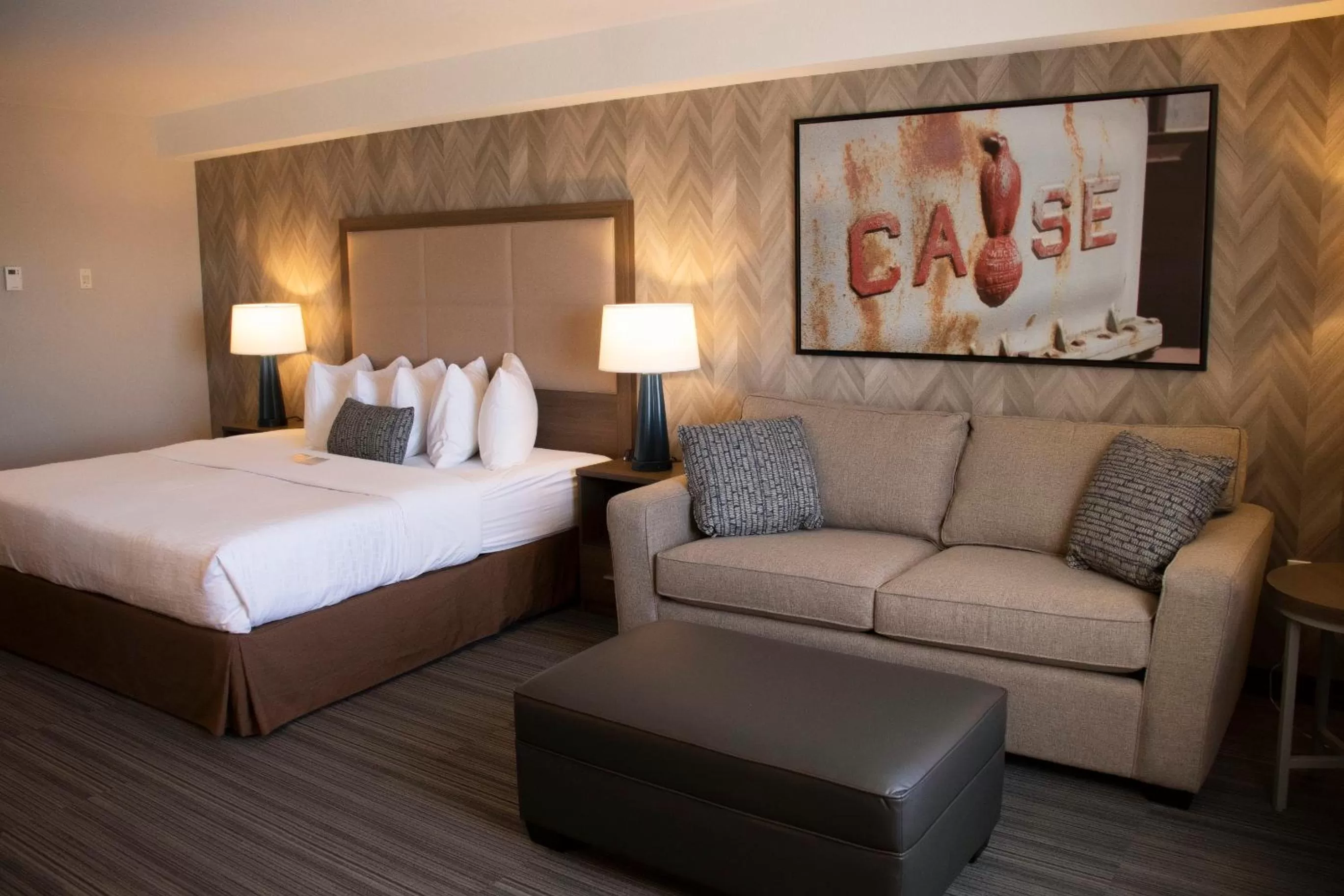 Bedroom, Bed in Canalta Airdrie