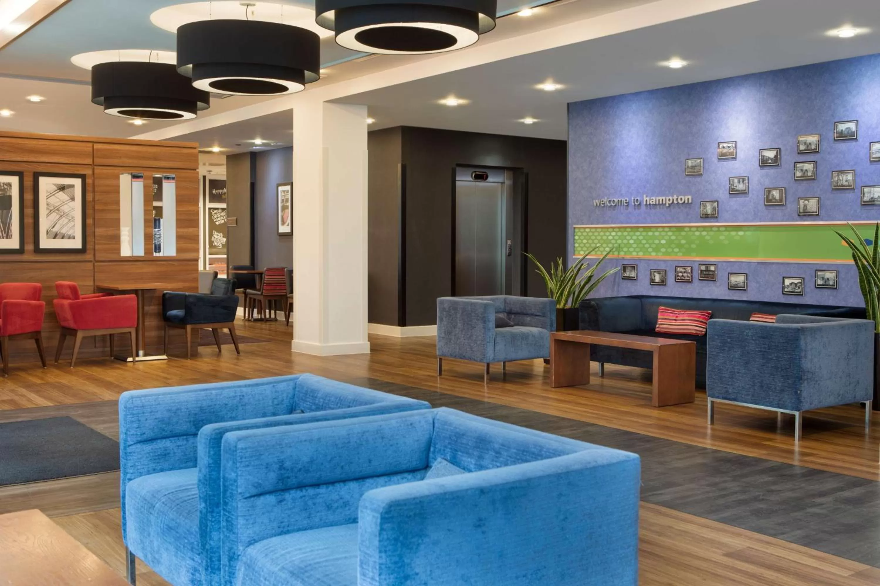 Lobby or reception in Hampton by Hilton York
